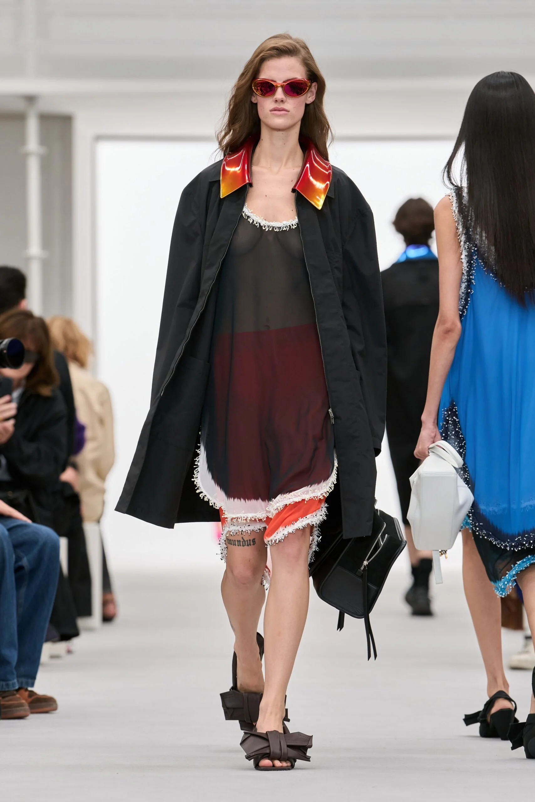 loewe-spring-2027-ready-to-wear-look-64-scaled.jpg