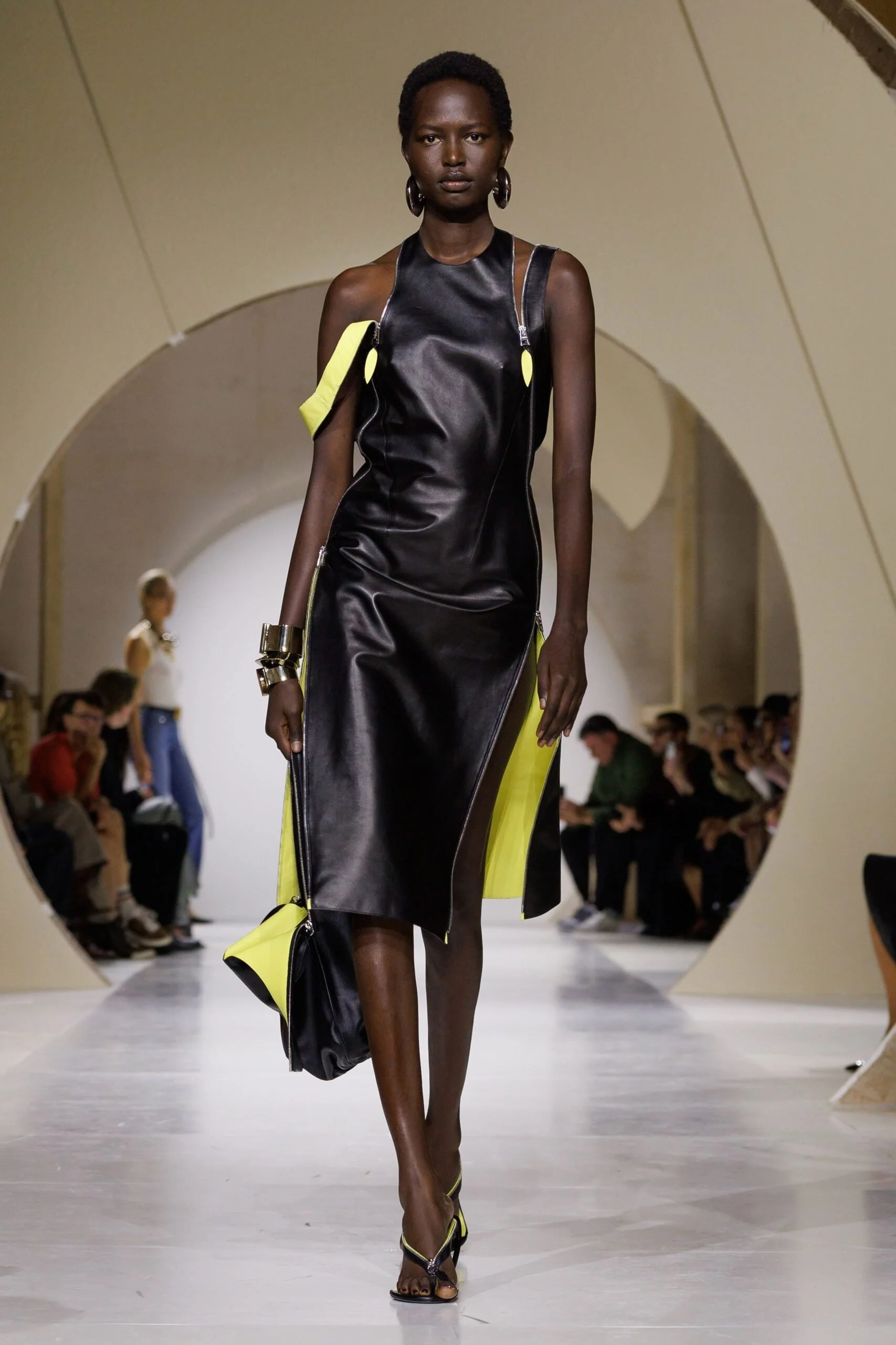 givenchy-spring-2027-ready-to-wear-look-01-scaled.jpg