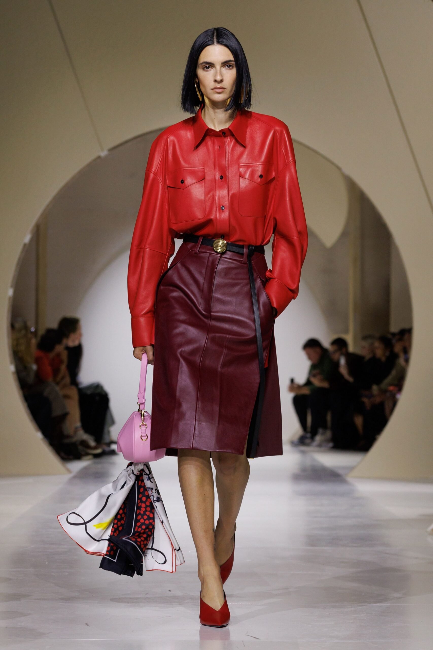 givenchy-spring-2027-ready-to-wear-look-06-scaled.jpg