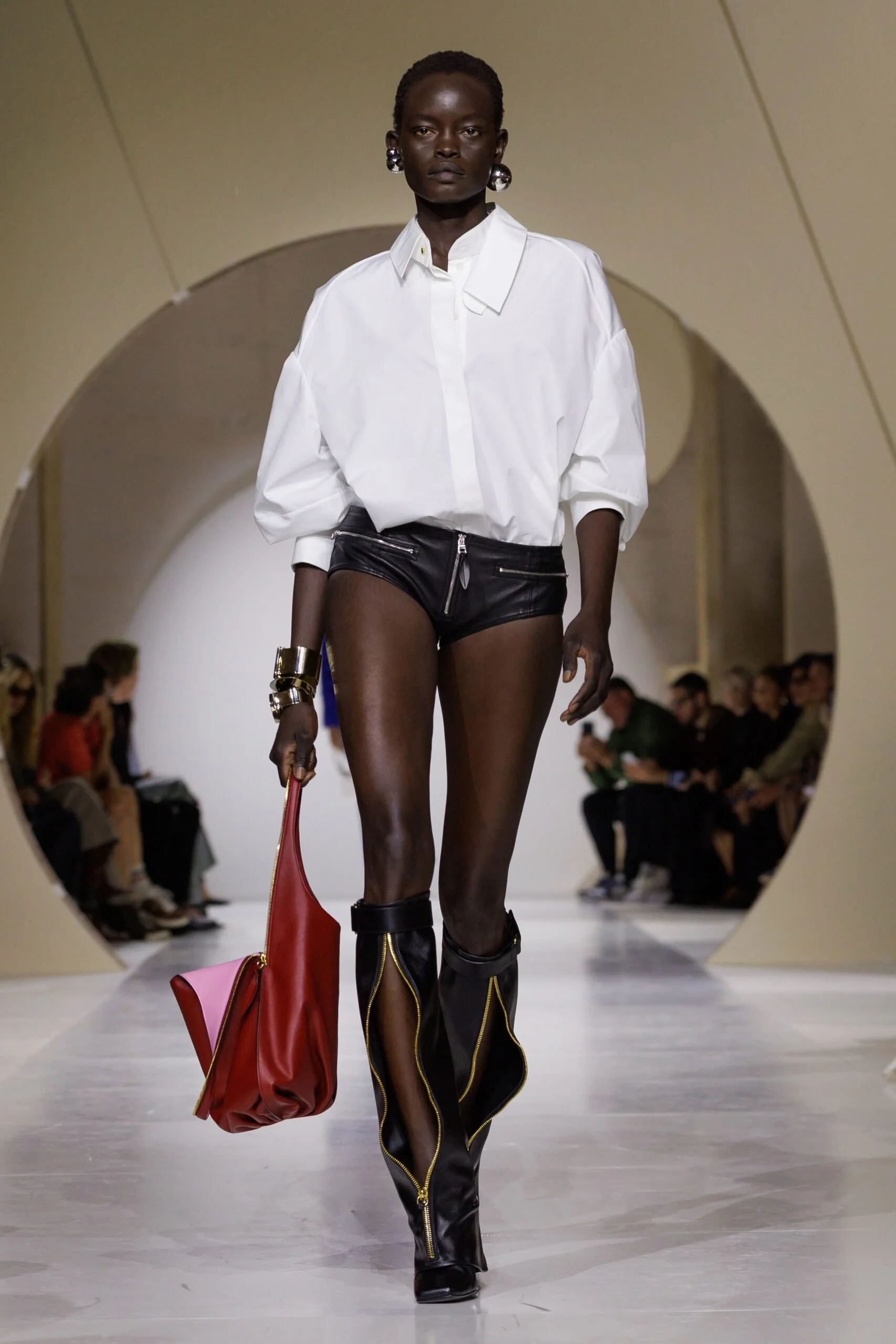 givenchy-spring-2027-ready-to-wear-look-10-scaled.jpg