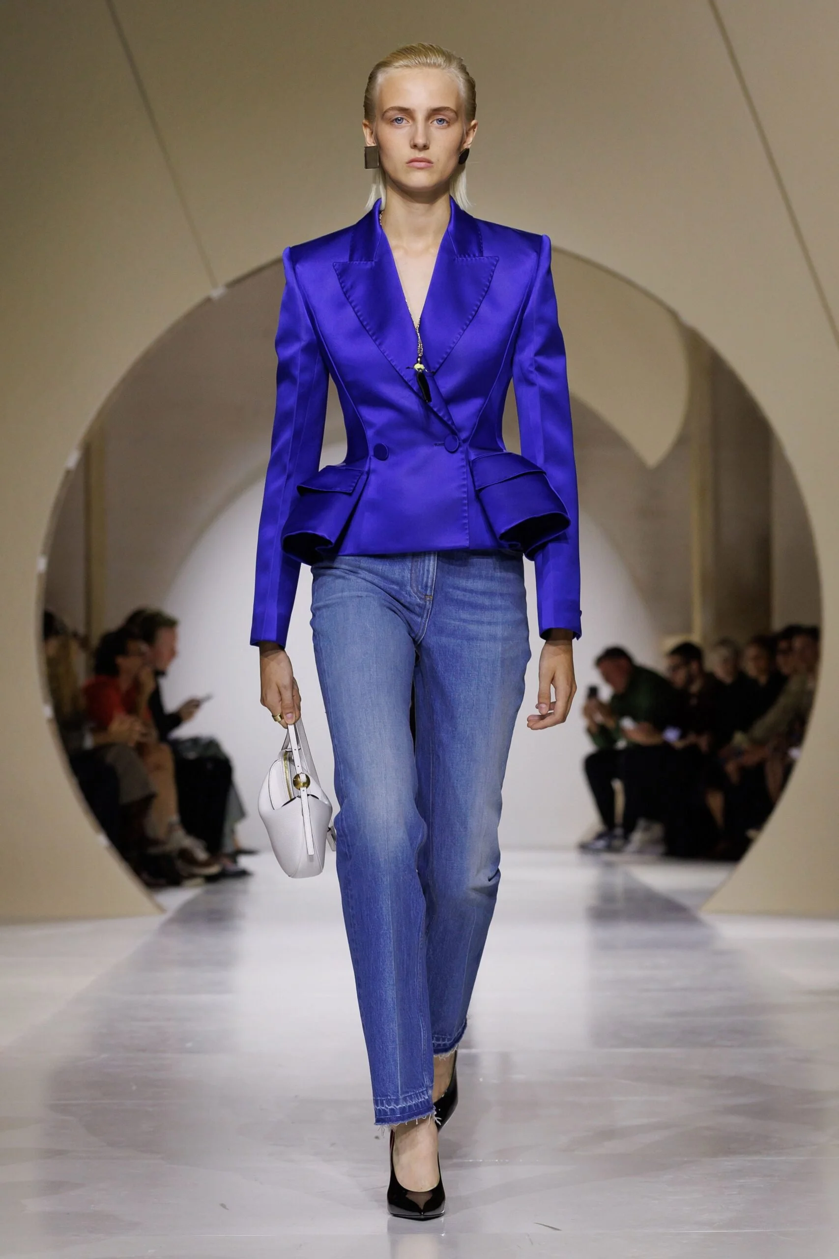givenchy-spring-2027-ready-to-wear-look-11-scaled.jpg
