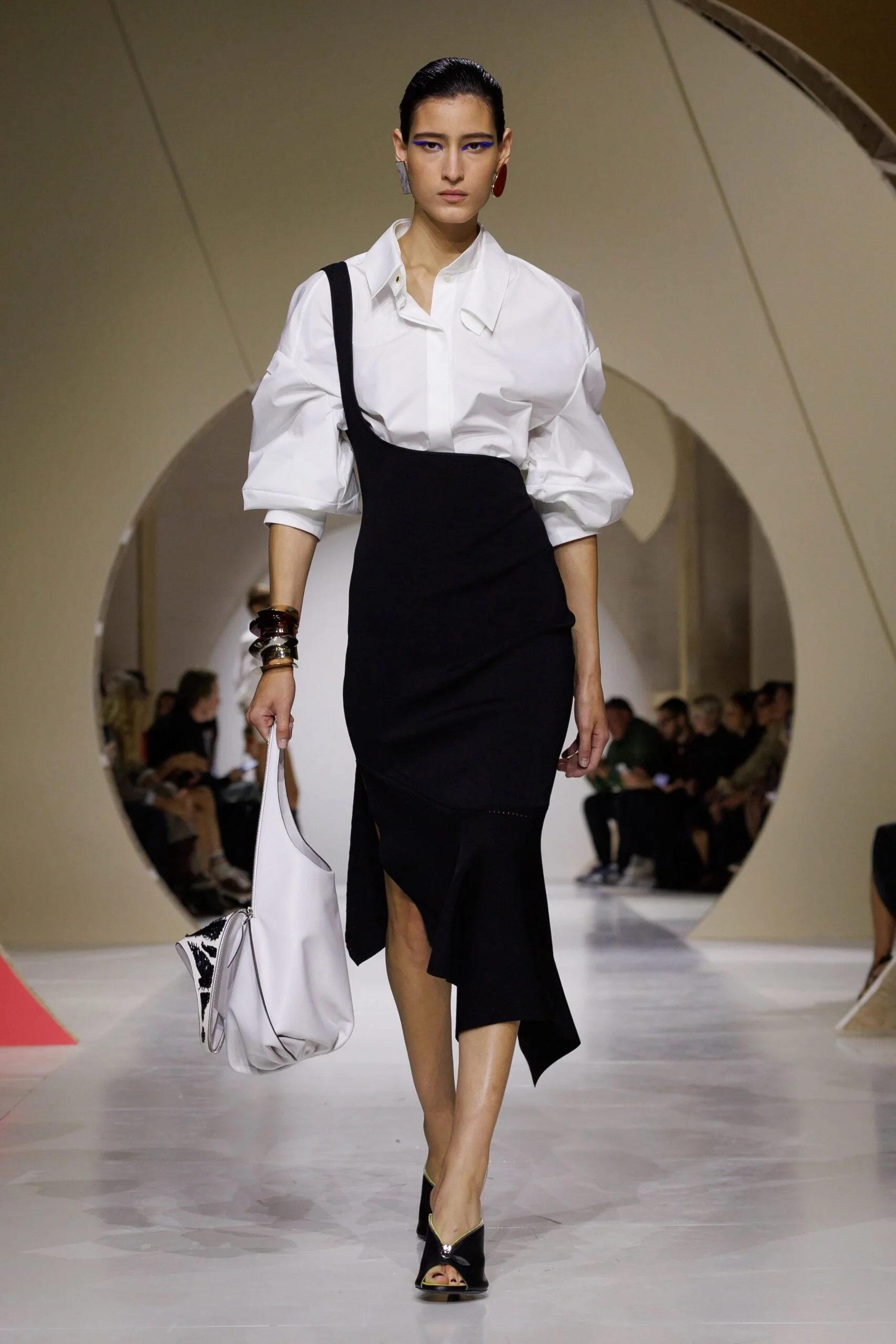 givenchy-spring-2027-ready-to-wear-look-12-scaled.jpg