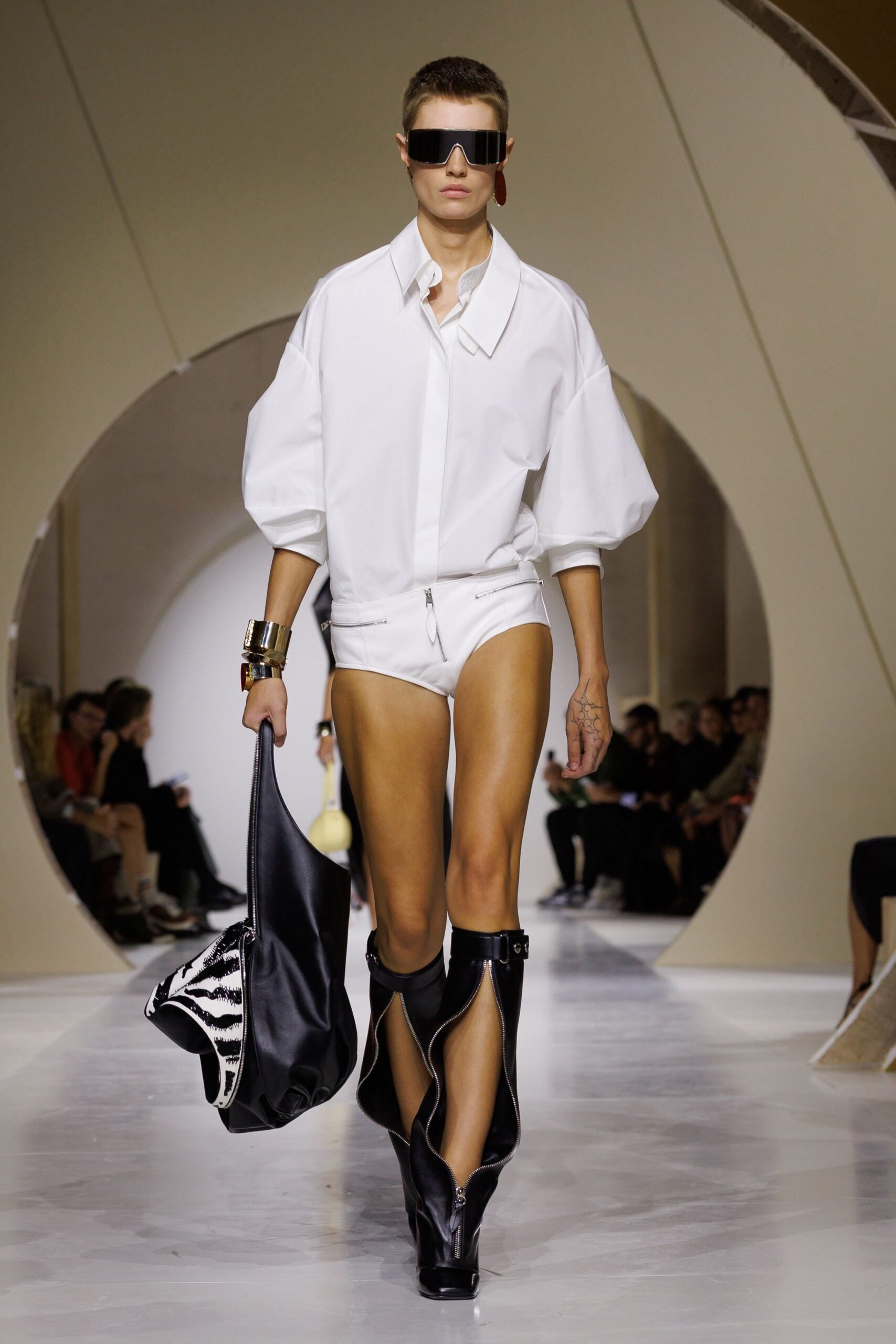 givenchy-spring-2027-ready-to-wear-look-13-scaled.jpg