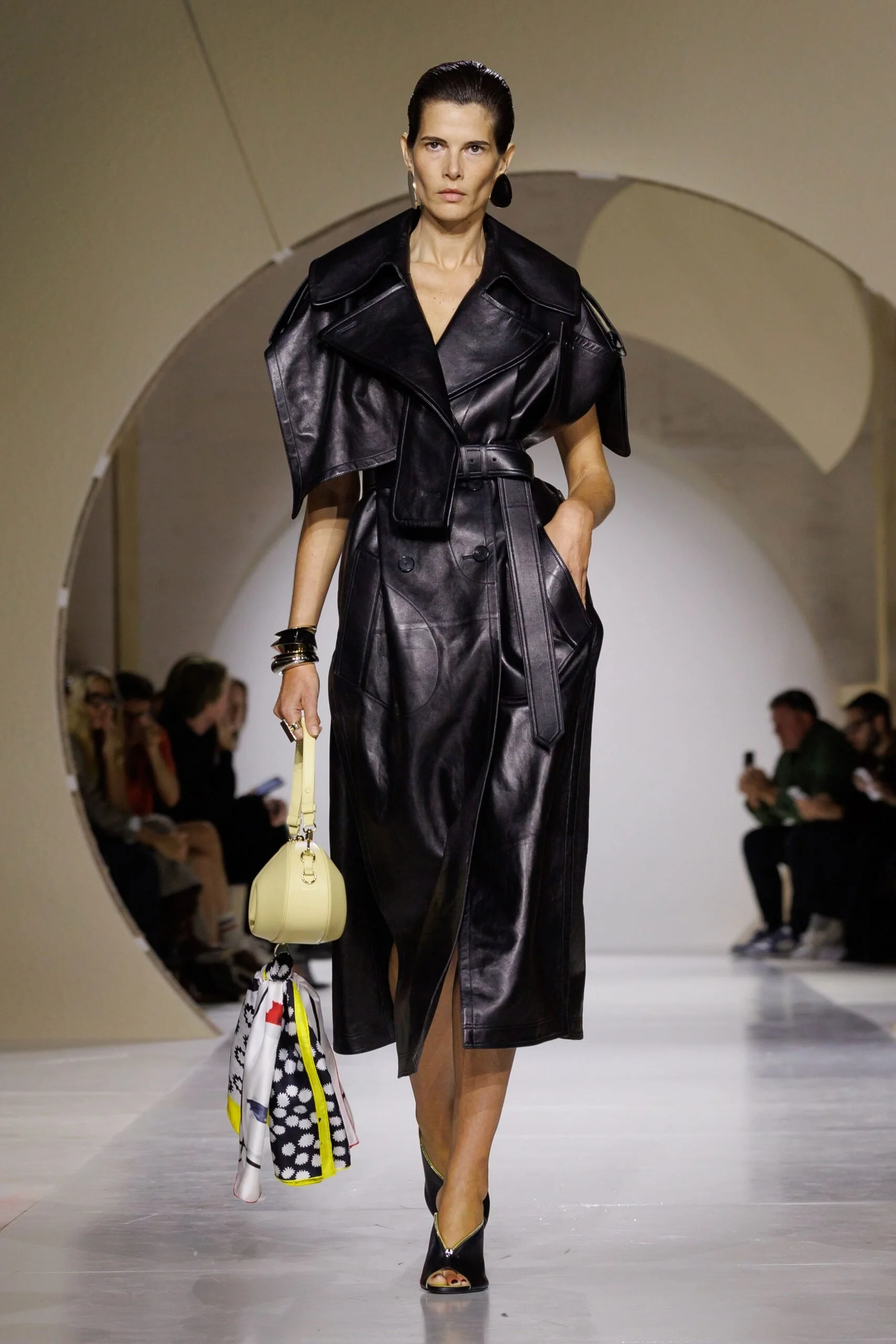 givenchy-spring-2027-ready-to-wear-look-14-scaled.jpg