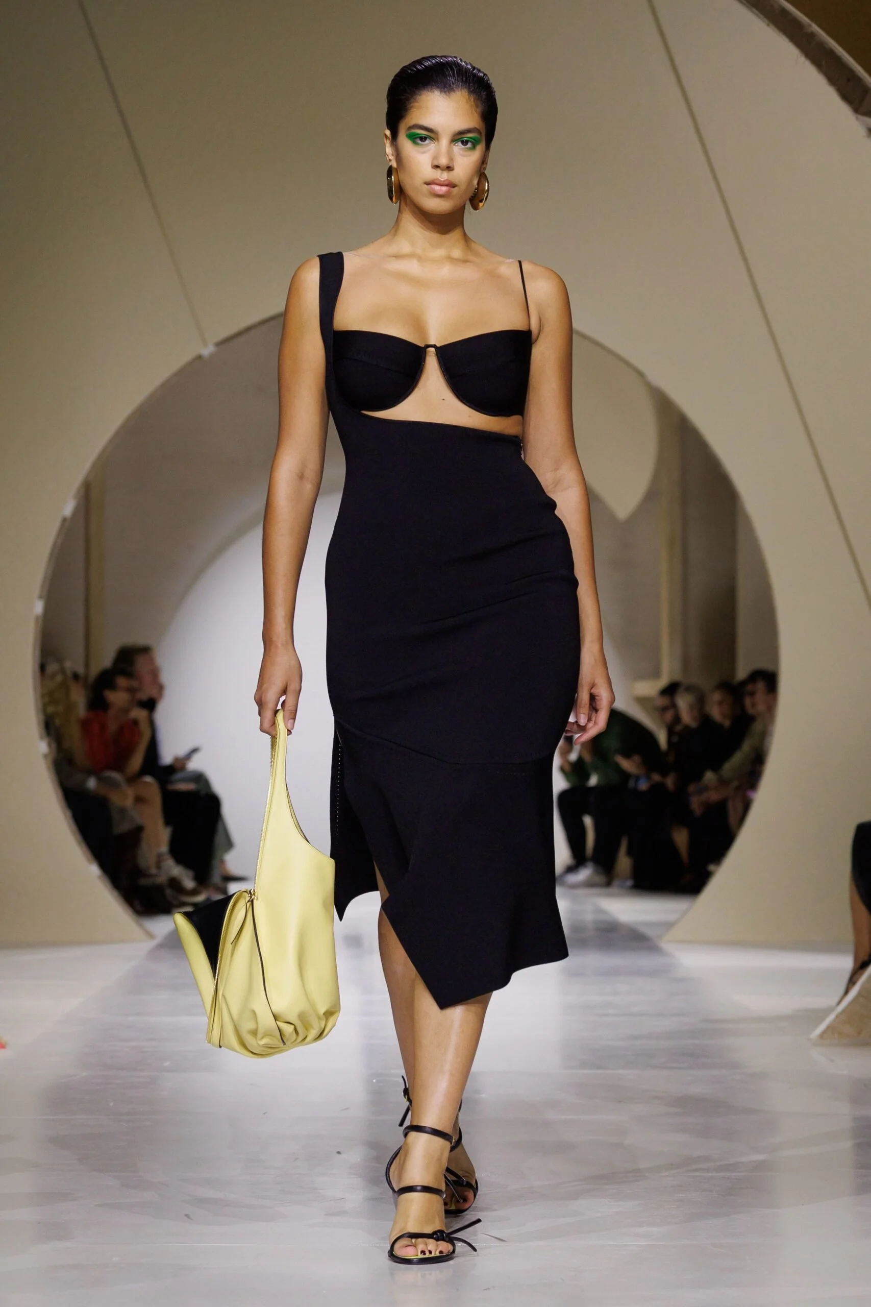 givenchy-spring-2027-ready-to-wear-look-15-scaled.jpg