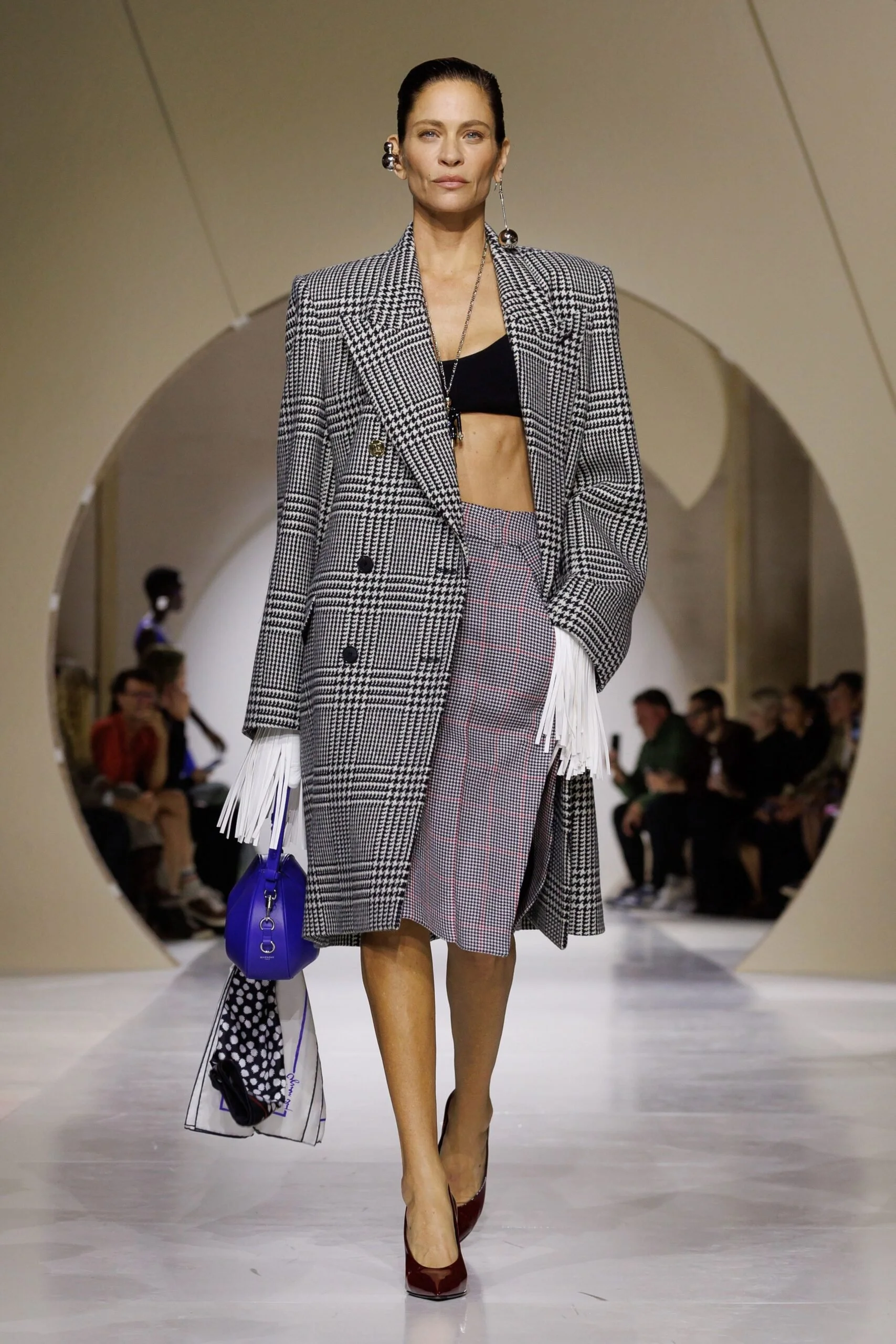 givenchy-spring-2027-ready-to-wear-look-16-scaled.jpg
