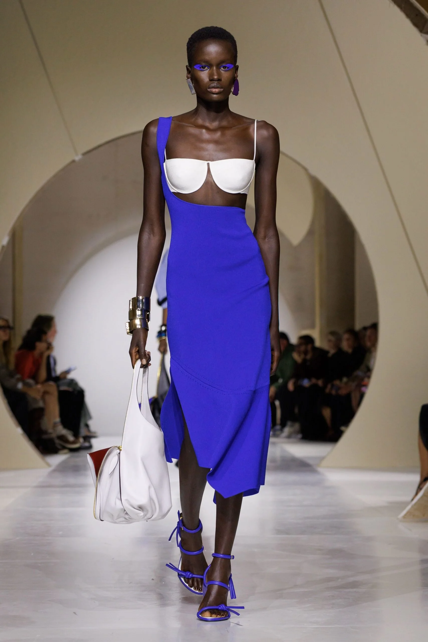 givenchy-spring-2027-ready-to-wear-look-17-scaled.jpg