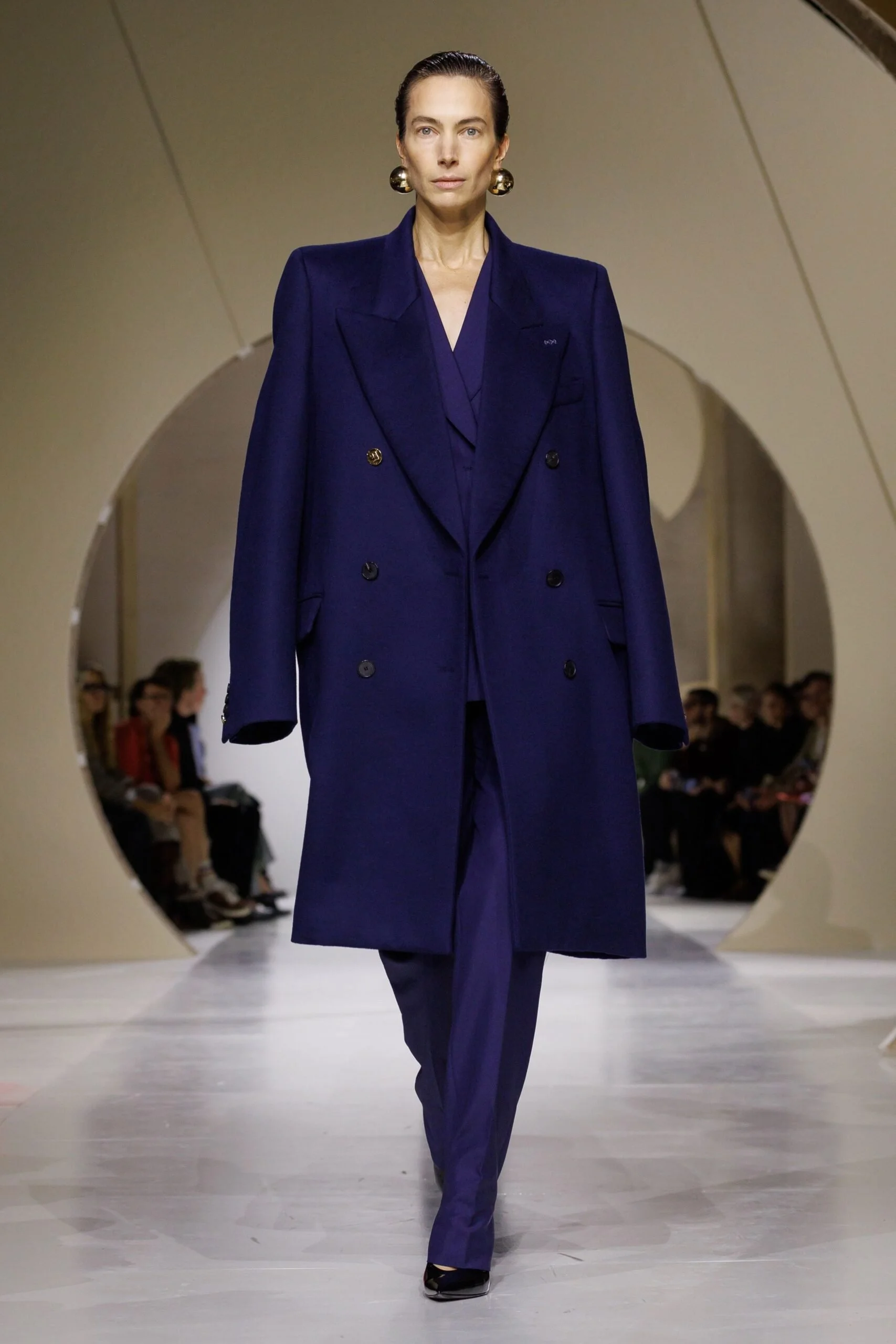 givenchy-spring-2027-ready-to-wear-look-19-scaled.jpg