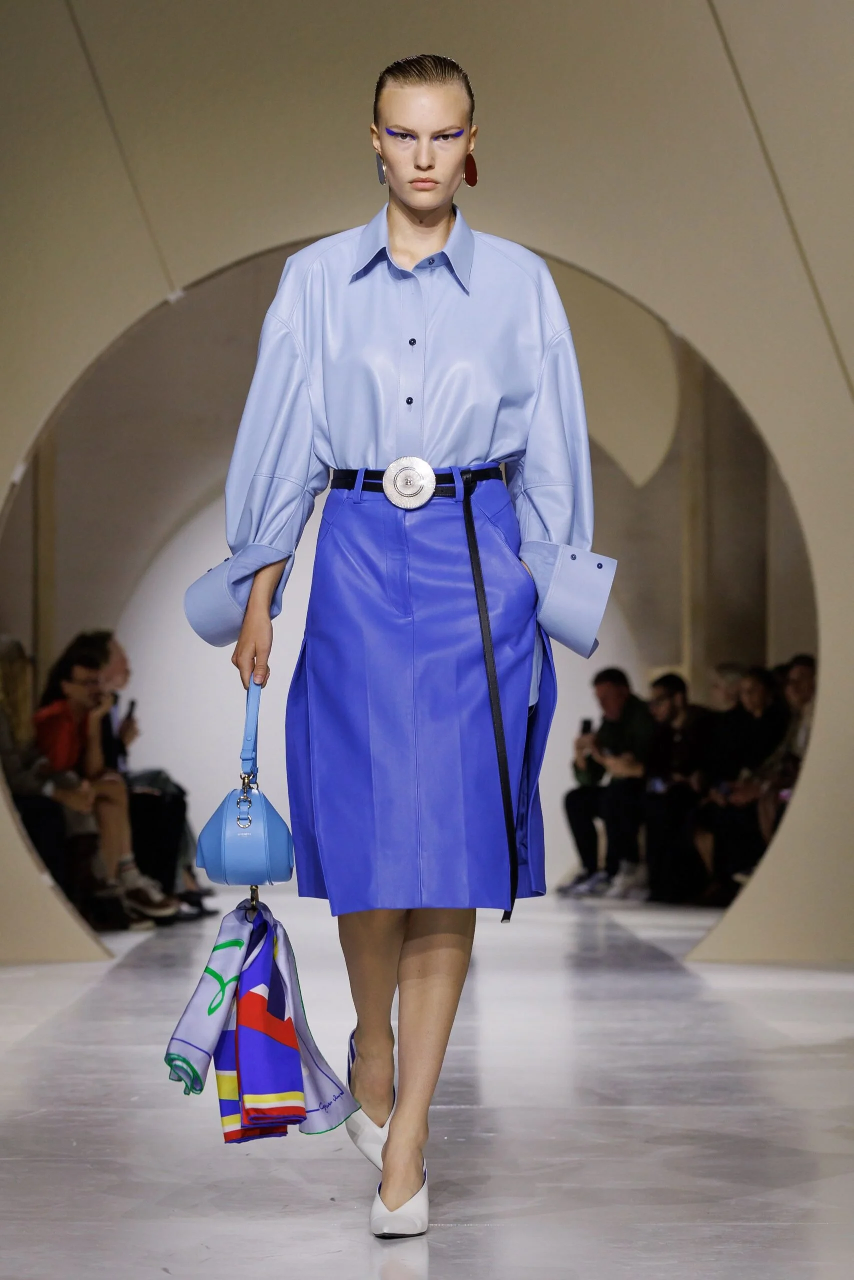 givenchy-spring-2027-ready-to-wear-look-21-scaled.jpg