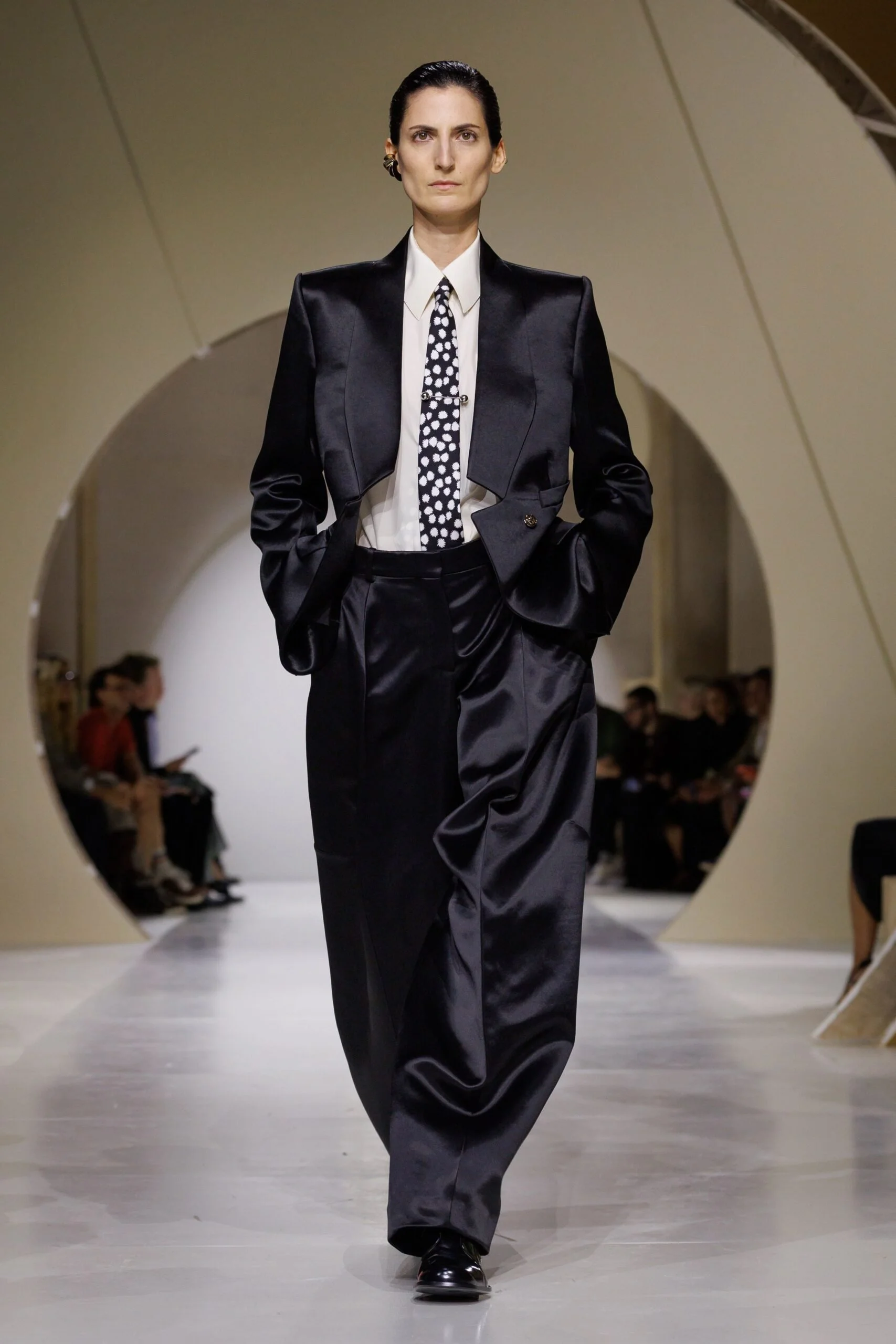 givenchy-spring-2027-ready-to-wear-look-22-scaled.jpg