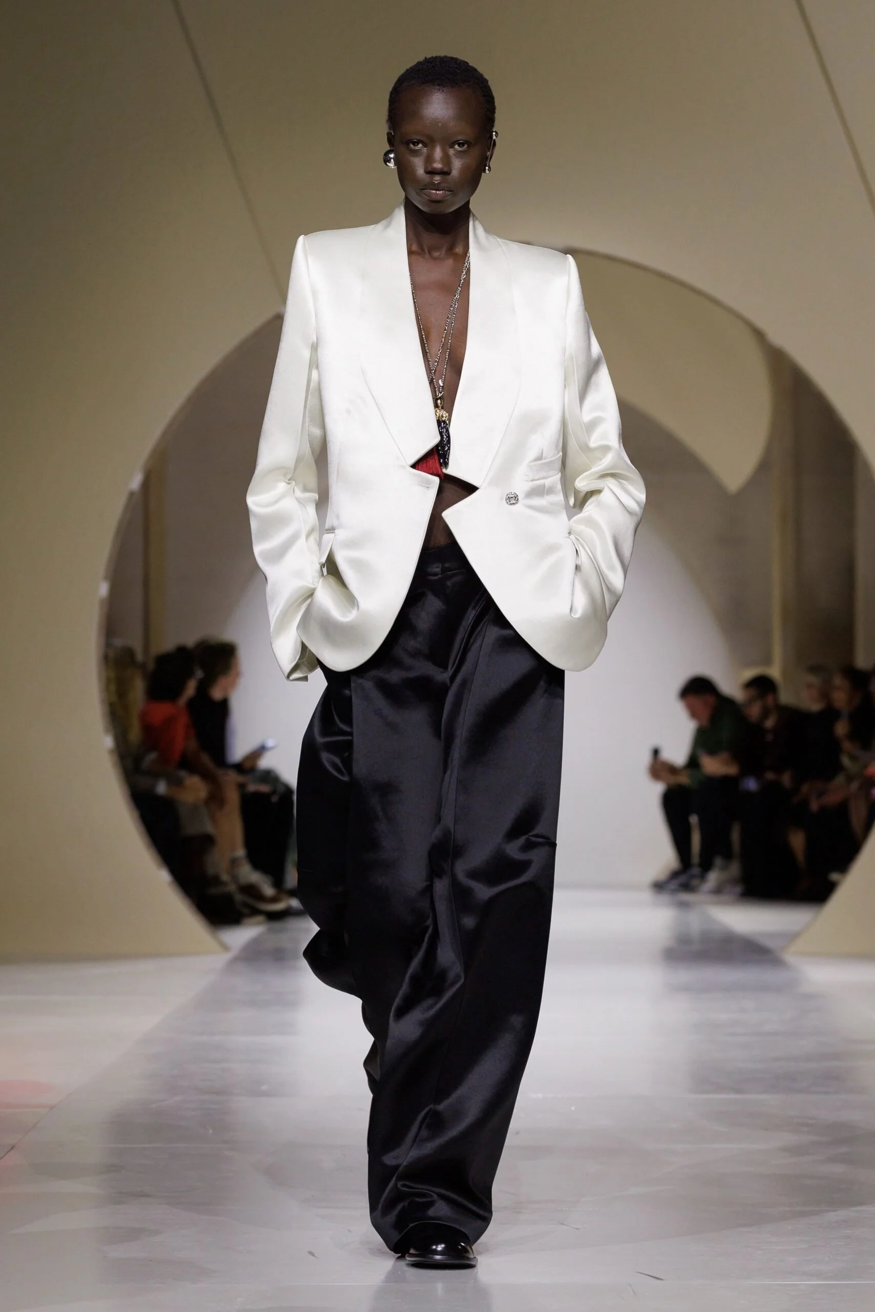 givenchy-spring-2027-ready-to-wear-look-23-scaled.jpg