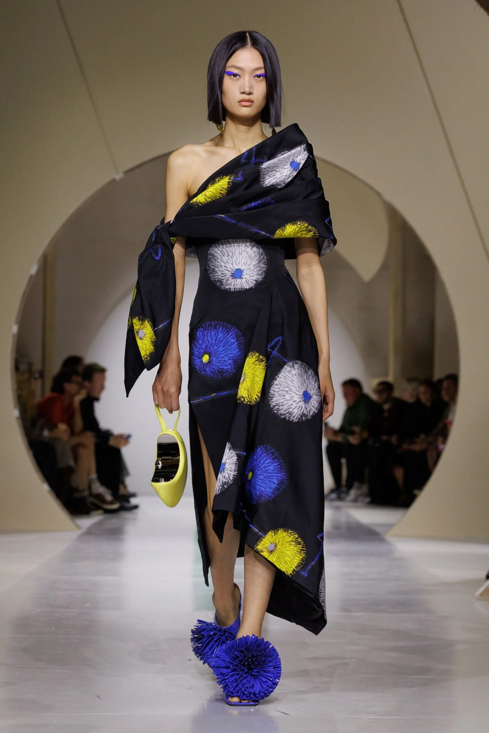 givenchy-spring-2027-ready-to-wear-look-26-scaled.jpg