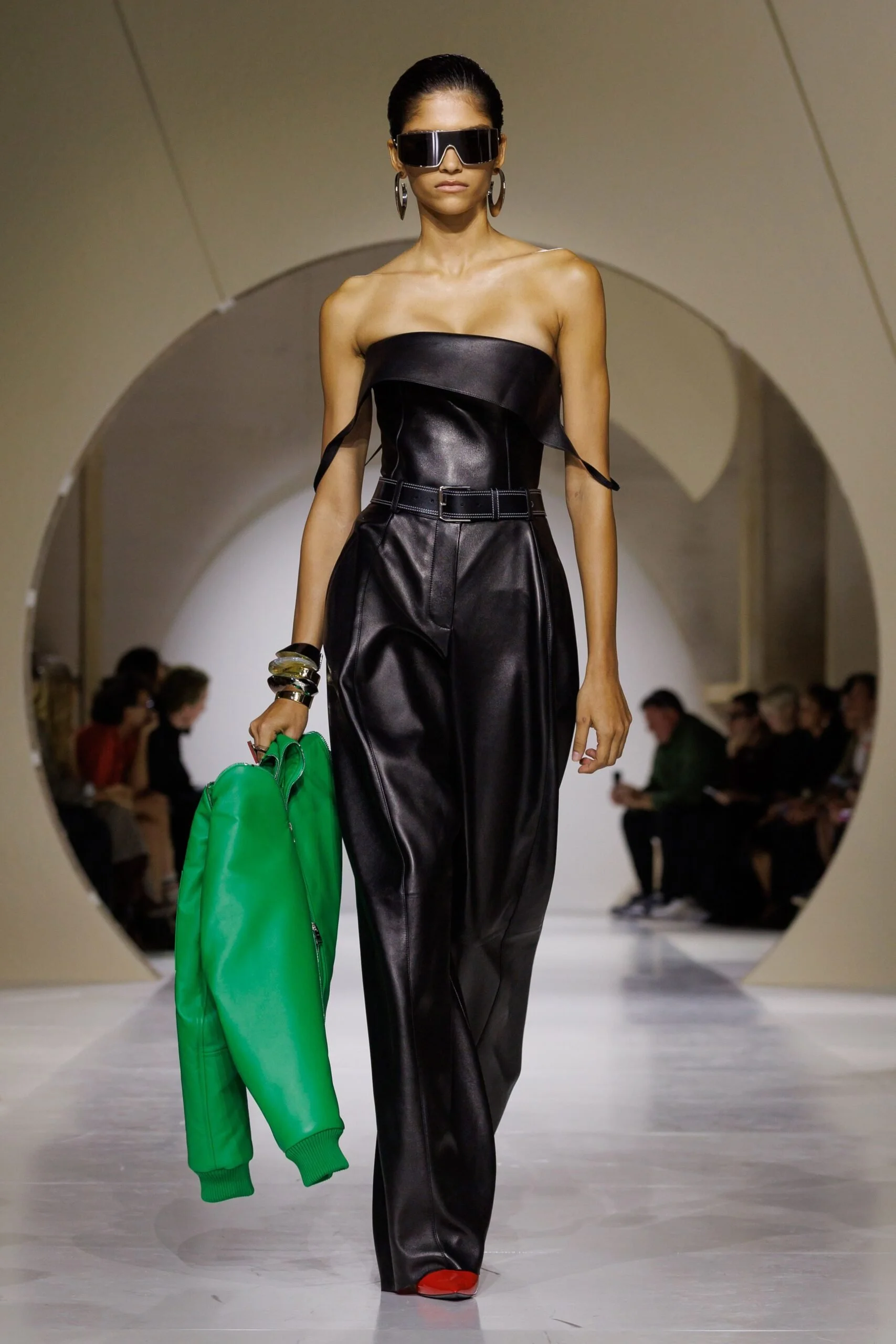 givenchy-spring-2027-ready-to-wear-look-27-scaled.jpg