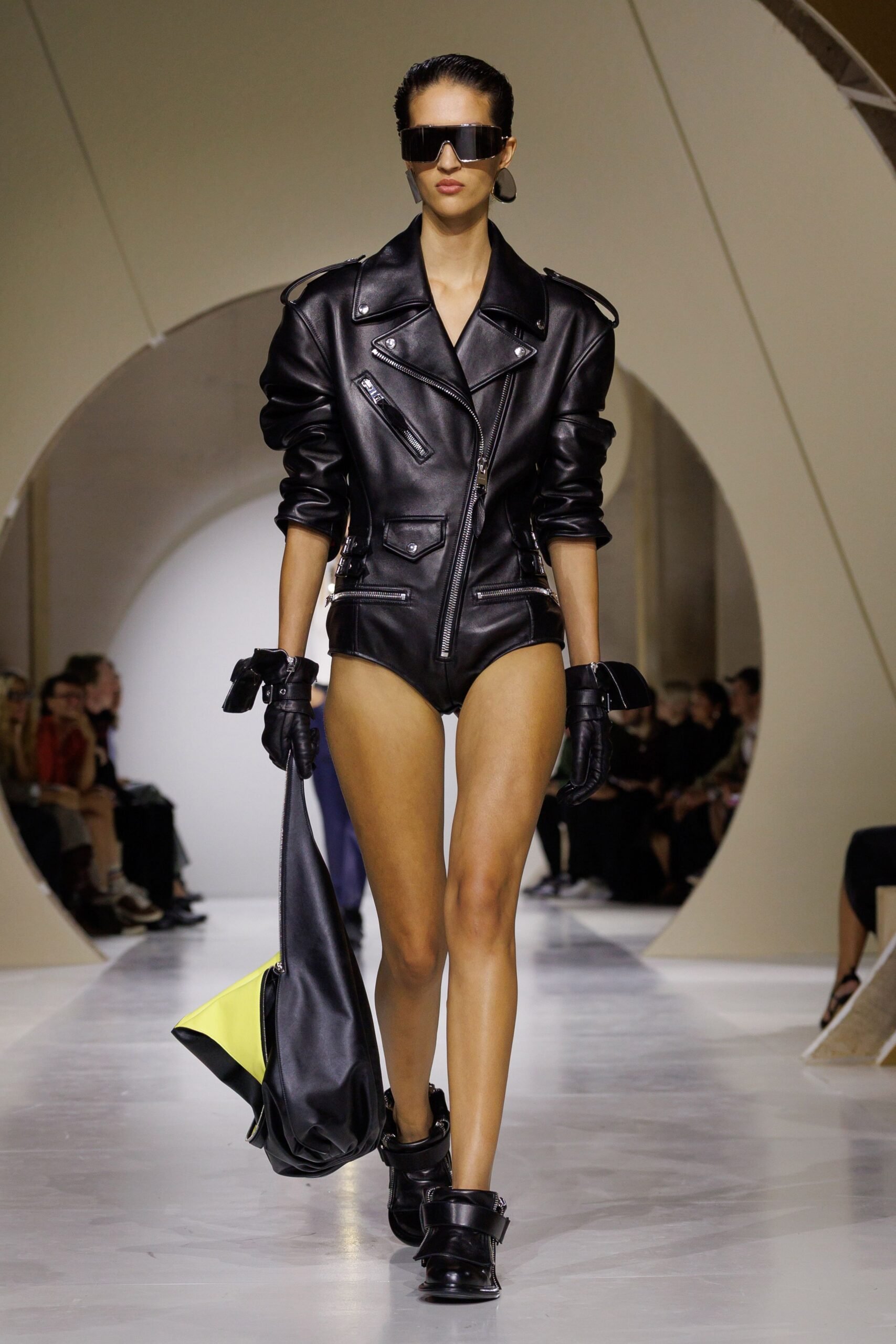 givenchy-spring-2027-ready-to-wear-look-29-scaled.jpg
