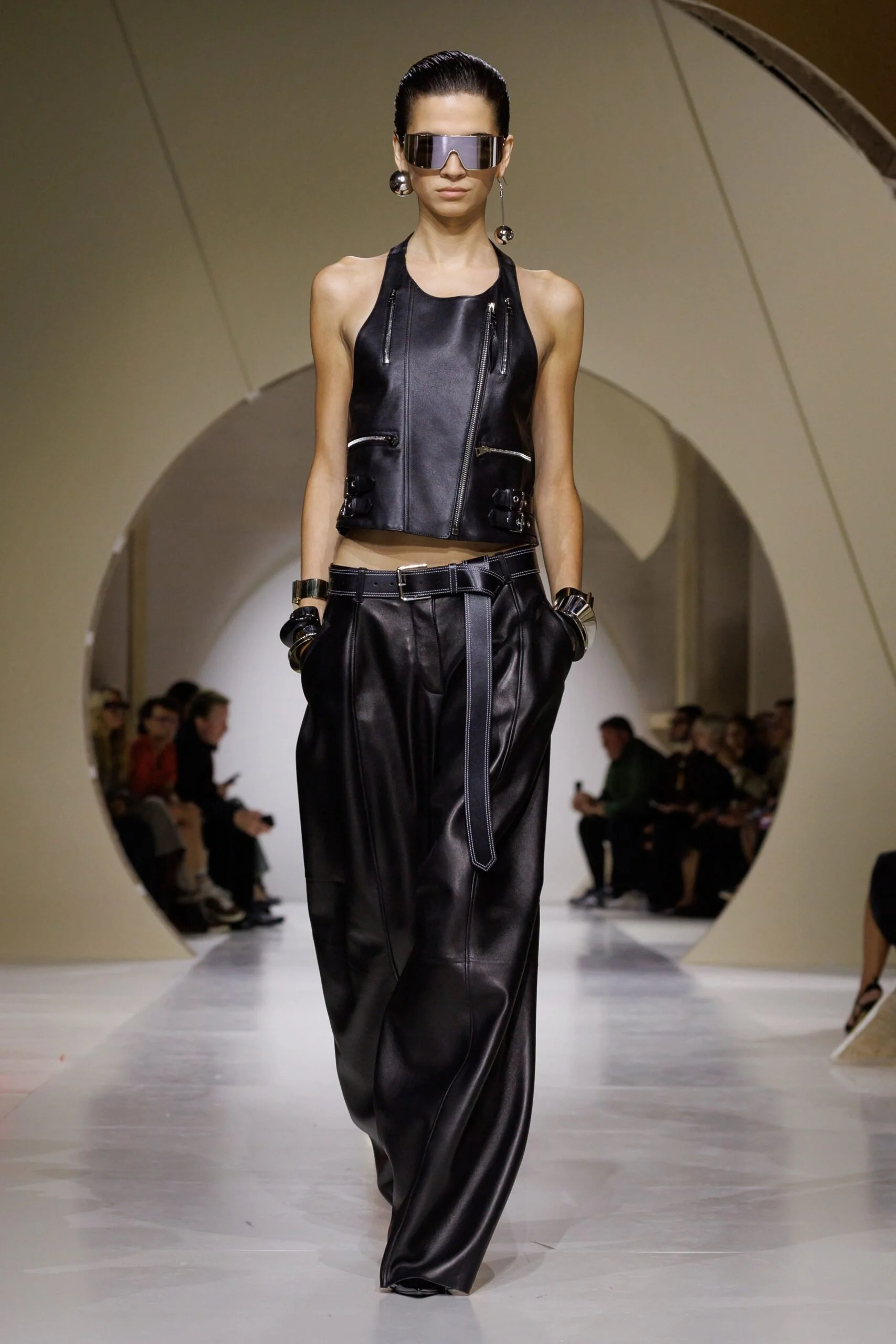 givenchy-spring-2027-ready-to-wear-look-32-scaled.jpg
