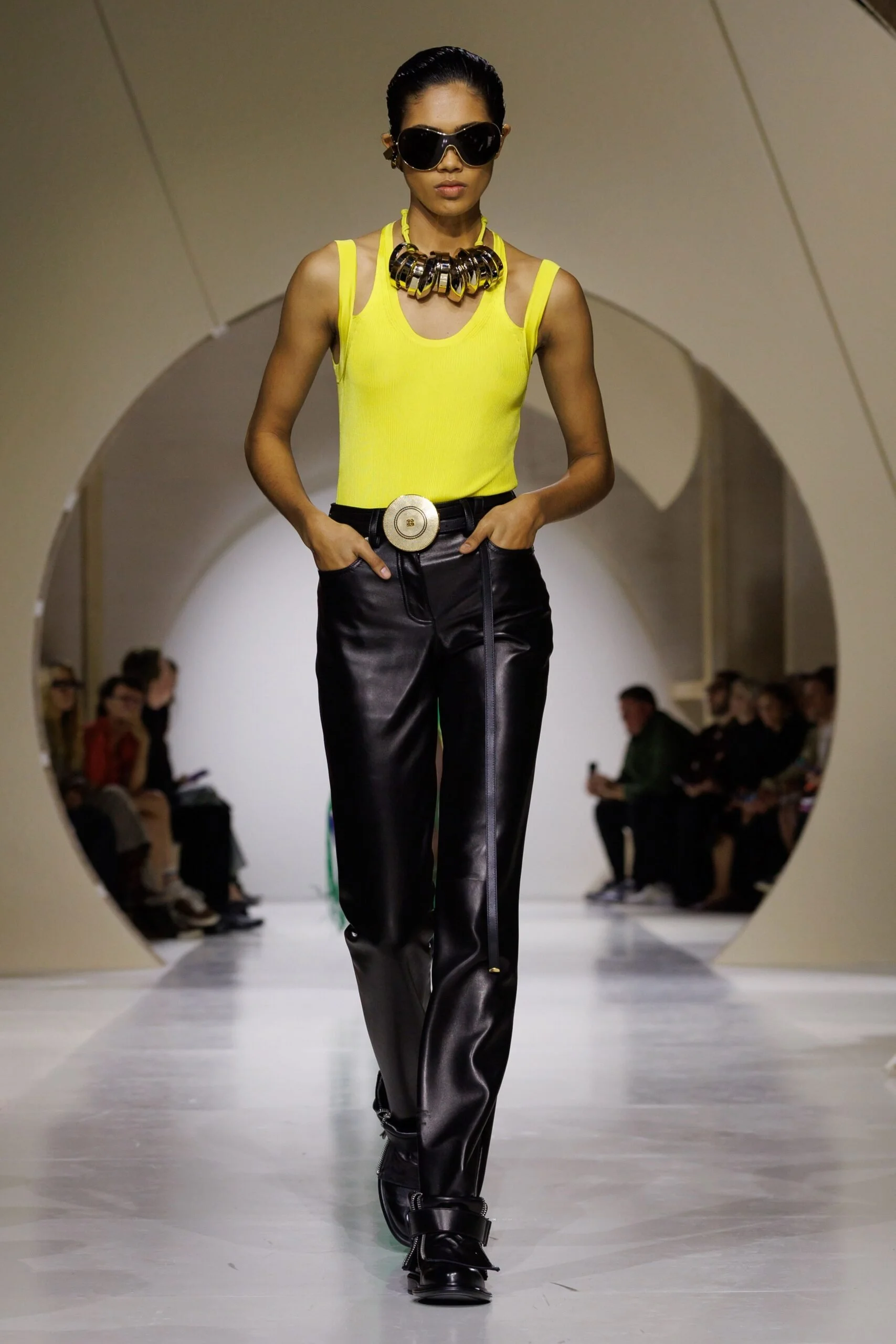 givenchy-spring-2027-ready-to-wear-look-35-scaled.jpg