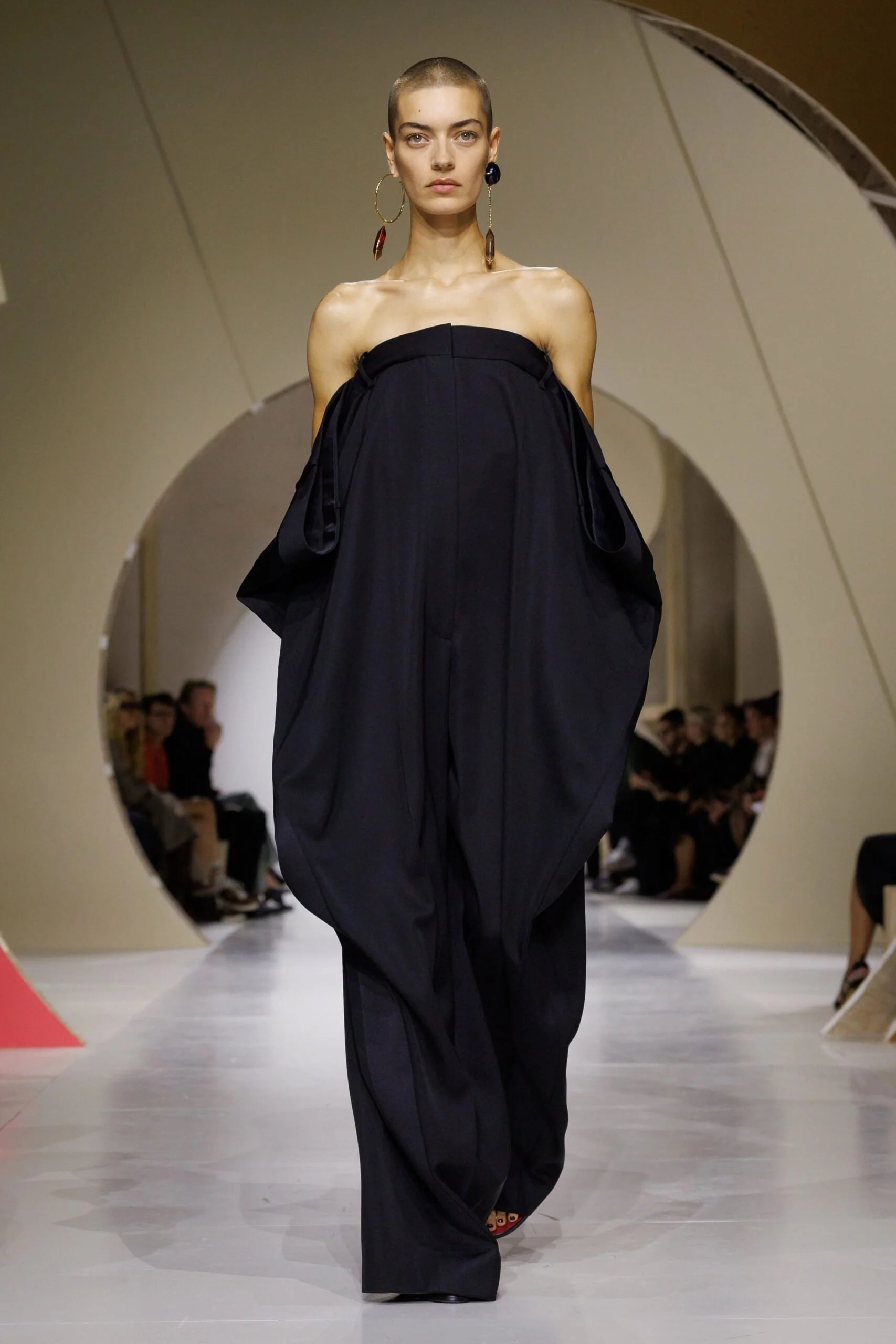 givenchy-spring-2027-ready-to-wear-look-48-scaled.jpg
