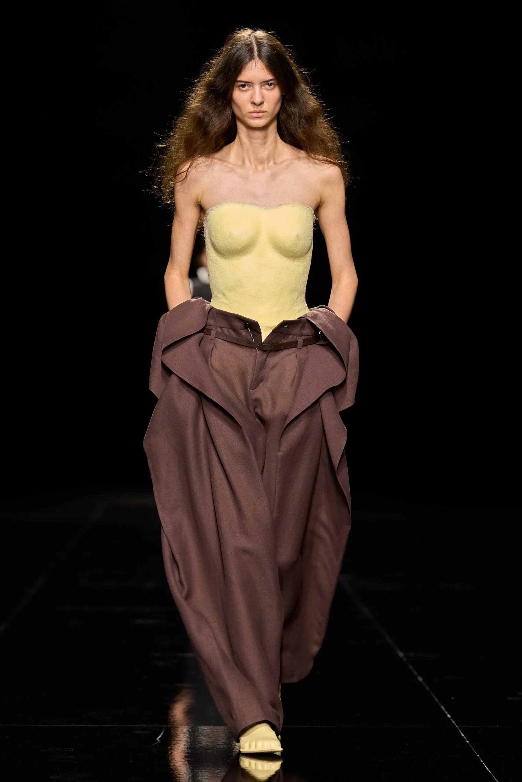 issey-miyake-spring-2027-ready-to-wear-look-02-scaled.jpg