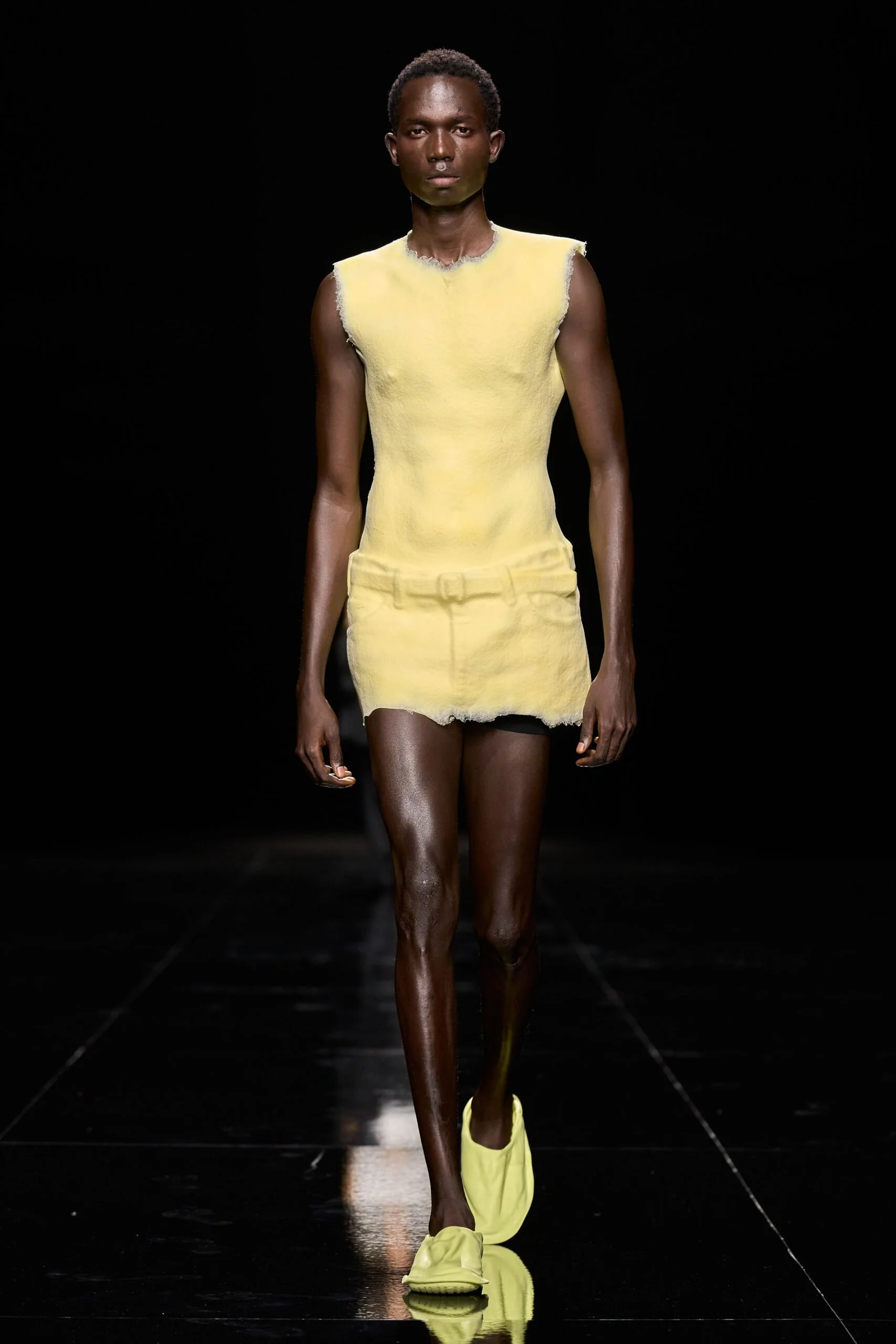 issey-miyake-spring-2027-ready-to-wear-look-04-scaled.jpg