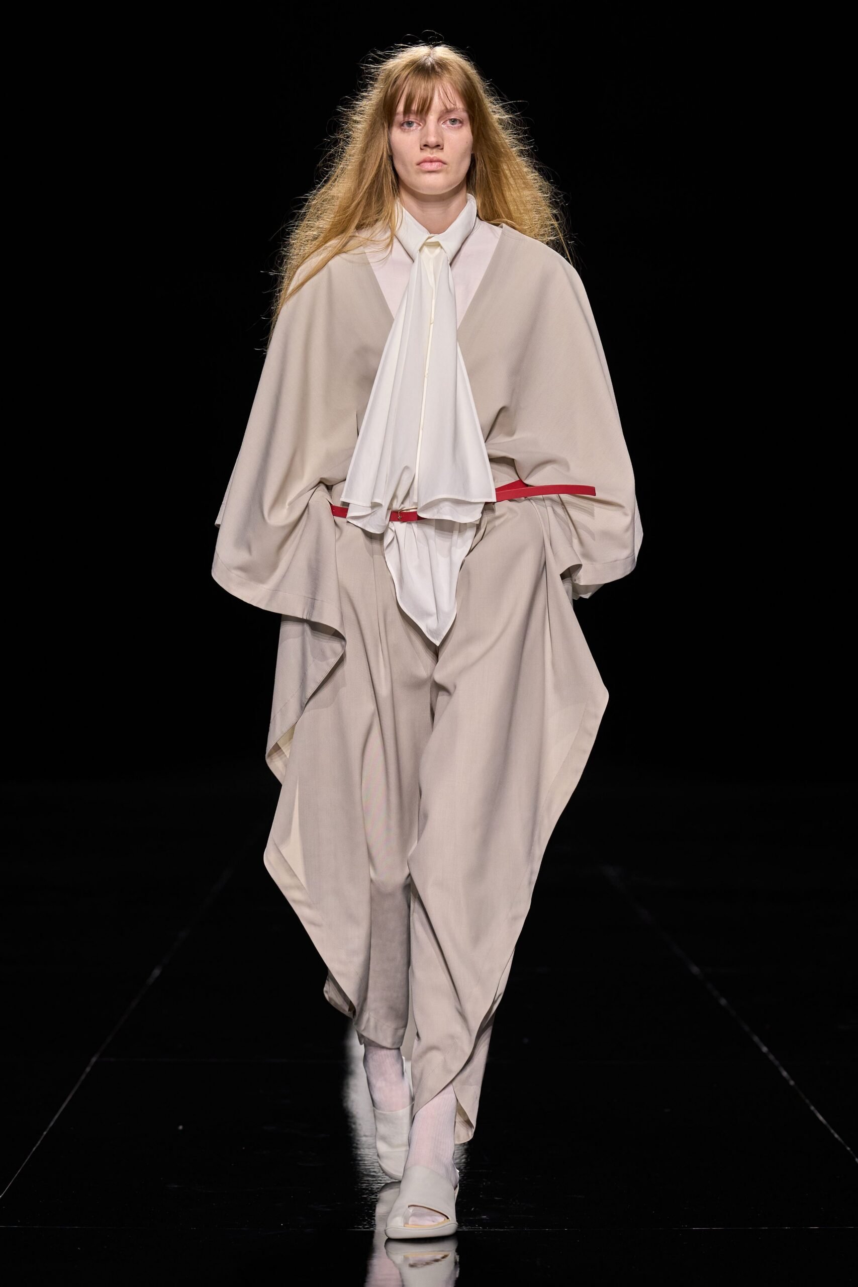 issey-miyake-spring-2027-ready-to-wear-look-16-scaled.jpg