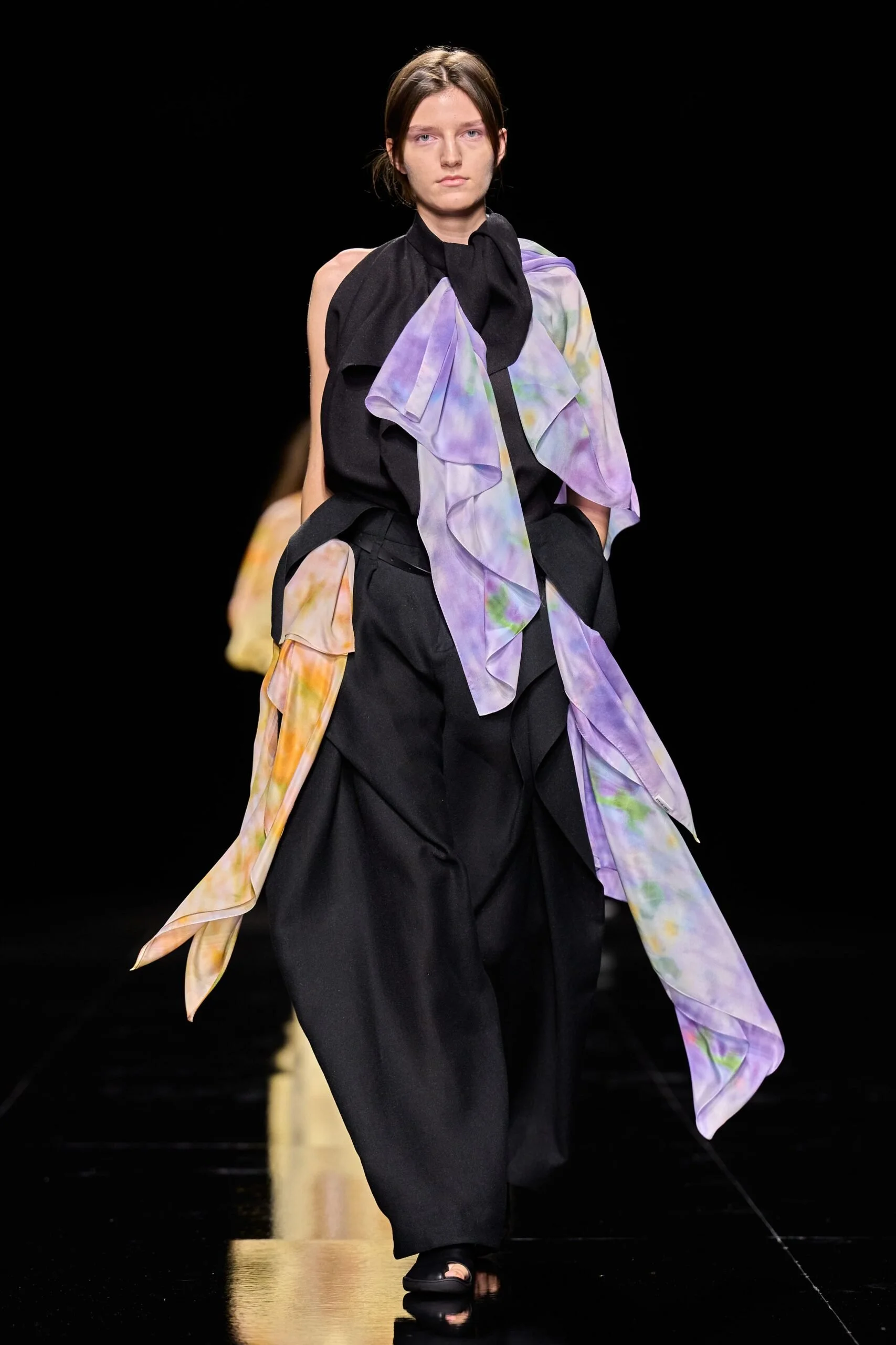 issey-miyake-spring-2027-ready-to-wear-look-31-scaled.jpg