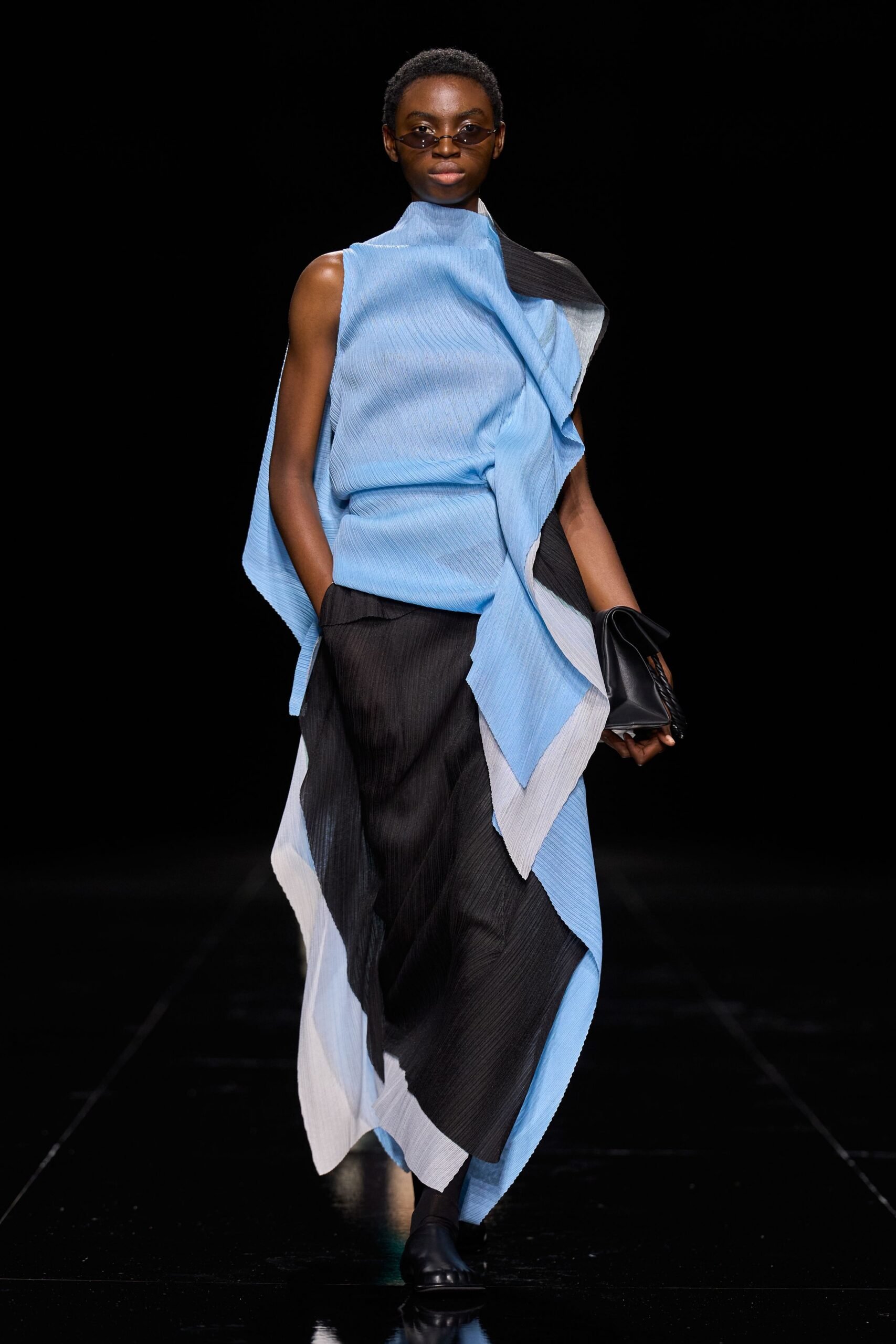 issey-miyake-spring-2027-ready-to-wear-look-40-scaled.jpg