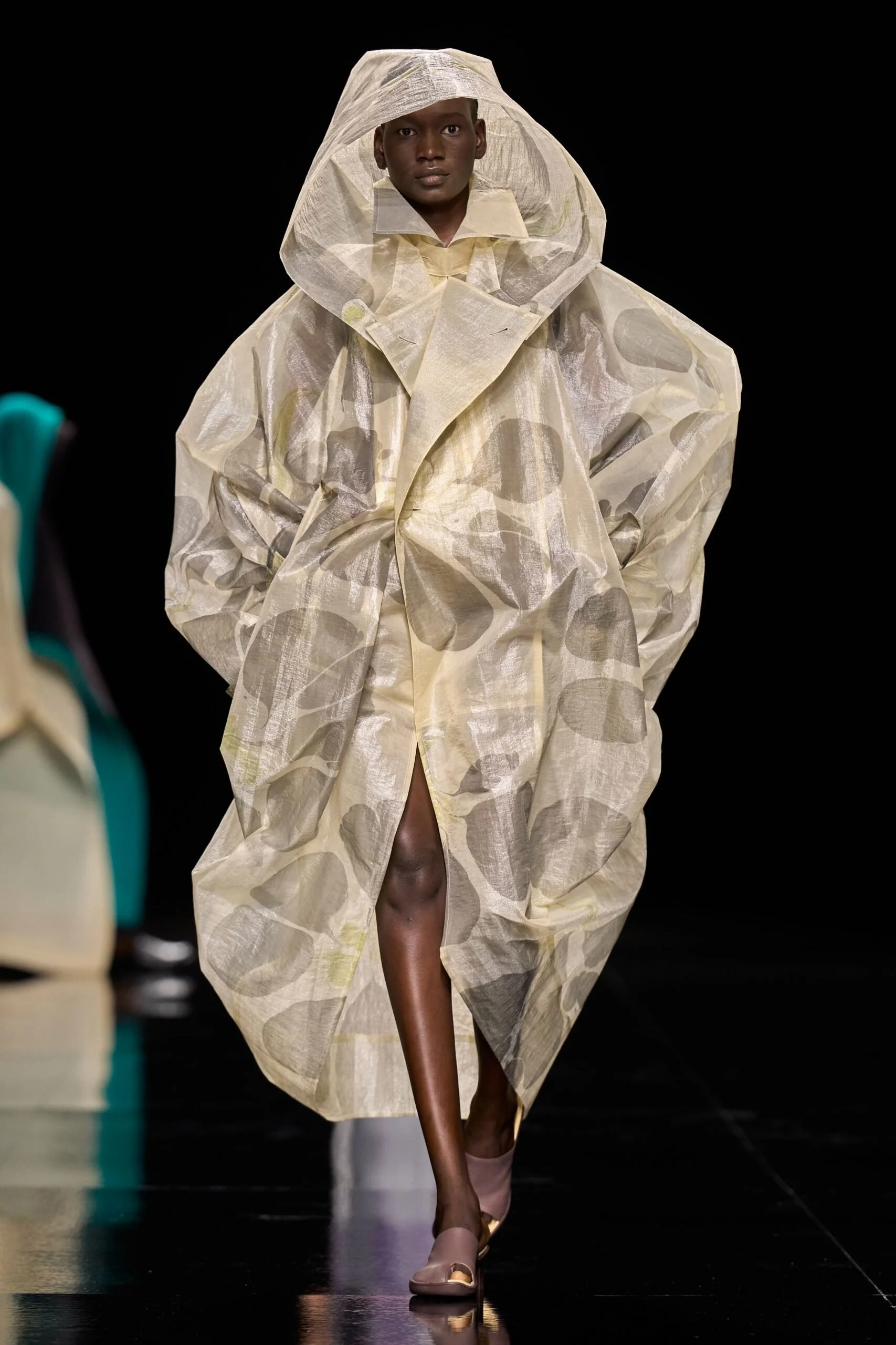 issey-miyake-spring-2027-ready-to-wear-look-44-scaled.jpg