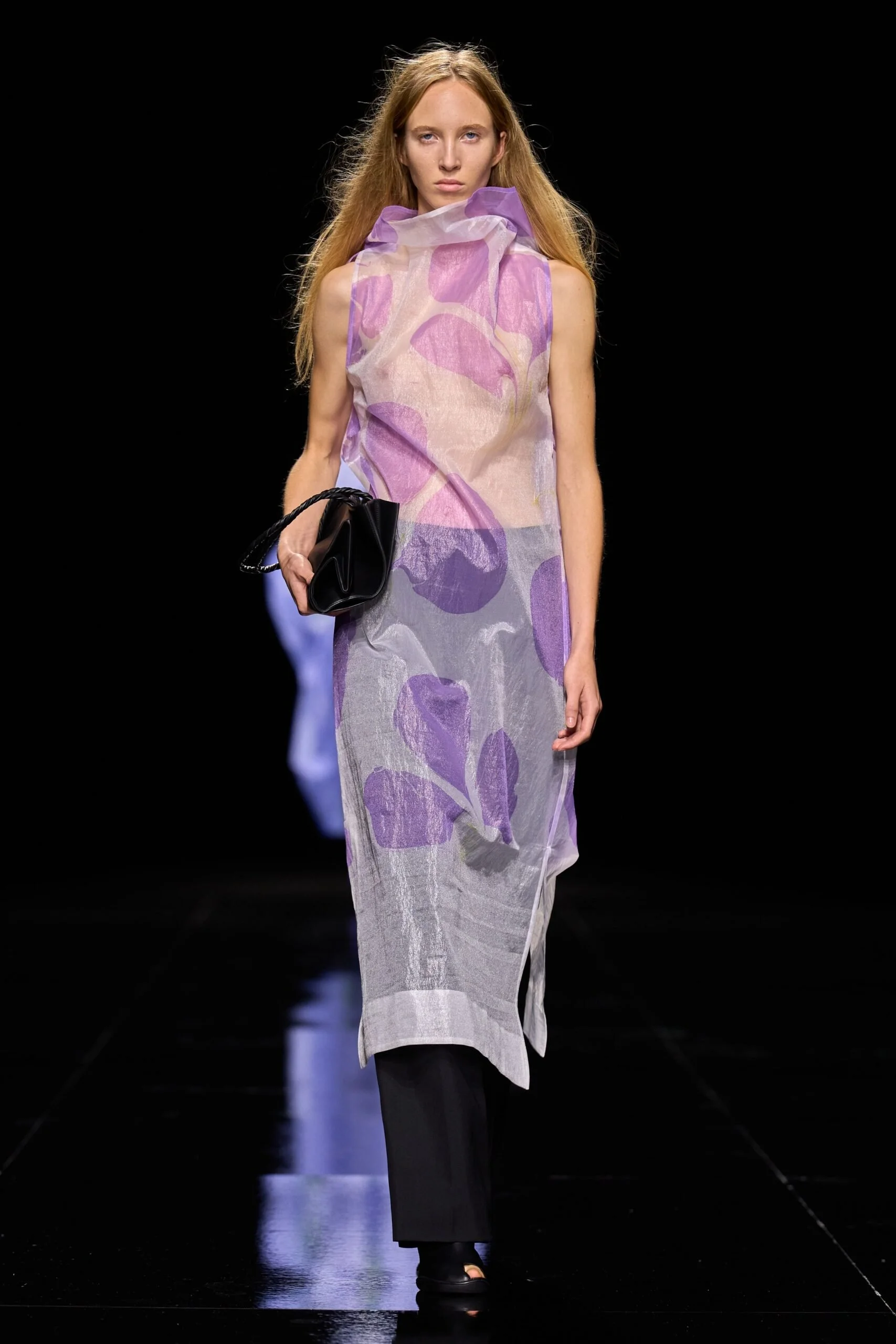issey-miyake-spring-2027-ready-to-wear-look-45-scaled.jpg