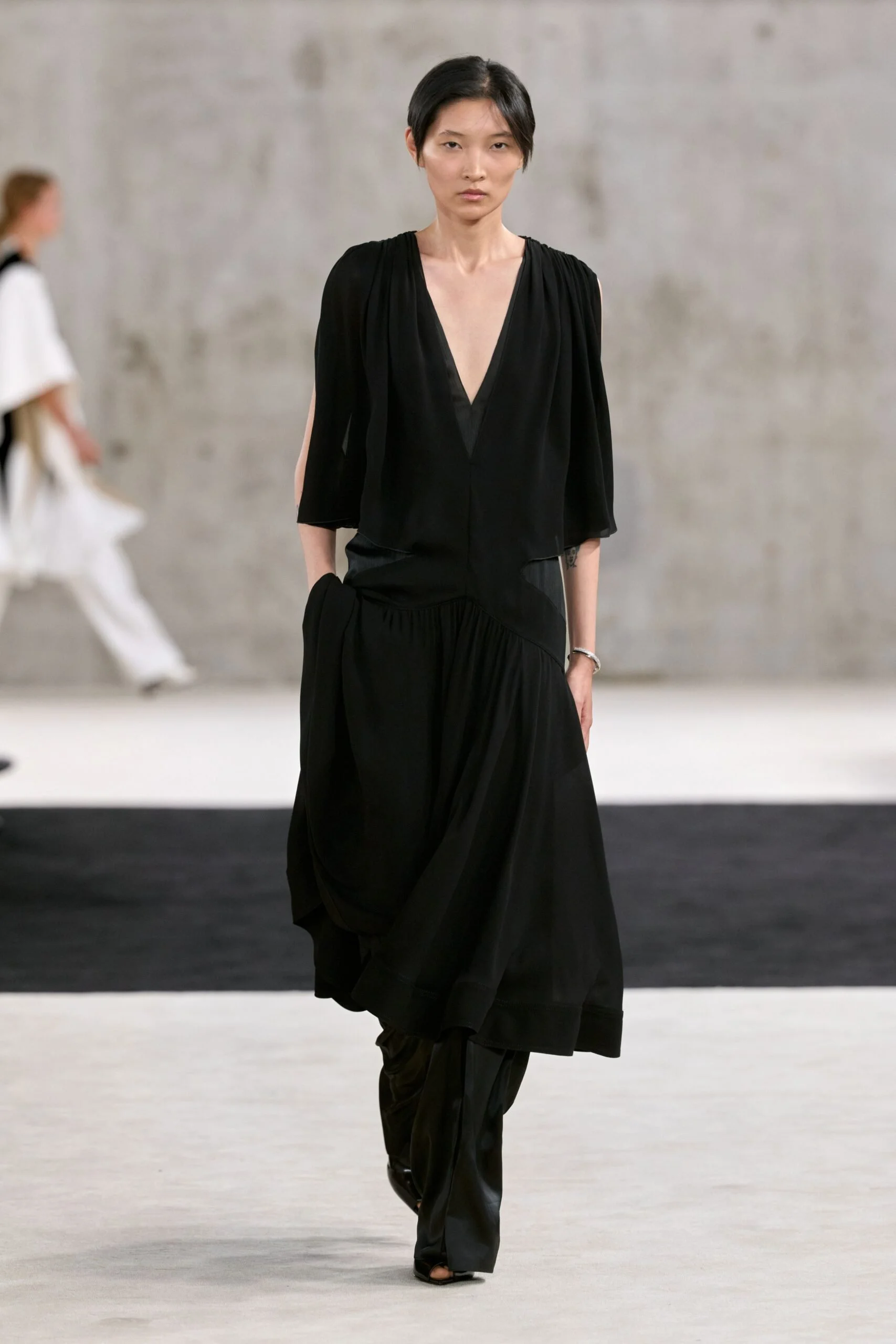lanvin-spring-2027-ready-to-wear-look-09-scaled.jpg