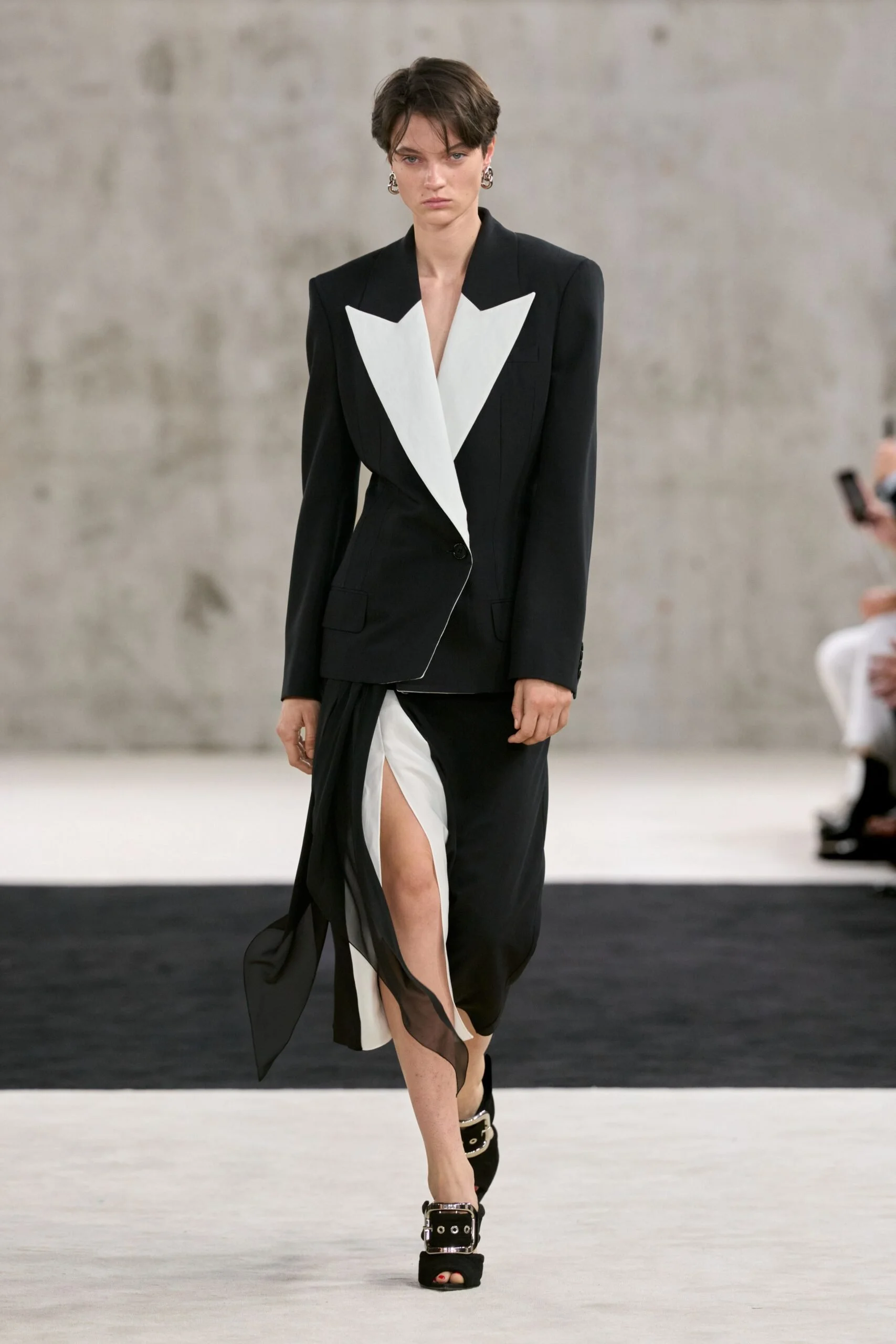 lanvin-spring-2027-ready-to-wear-look-24-scaled.jpg