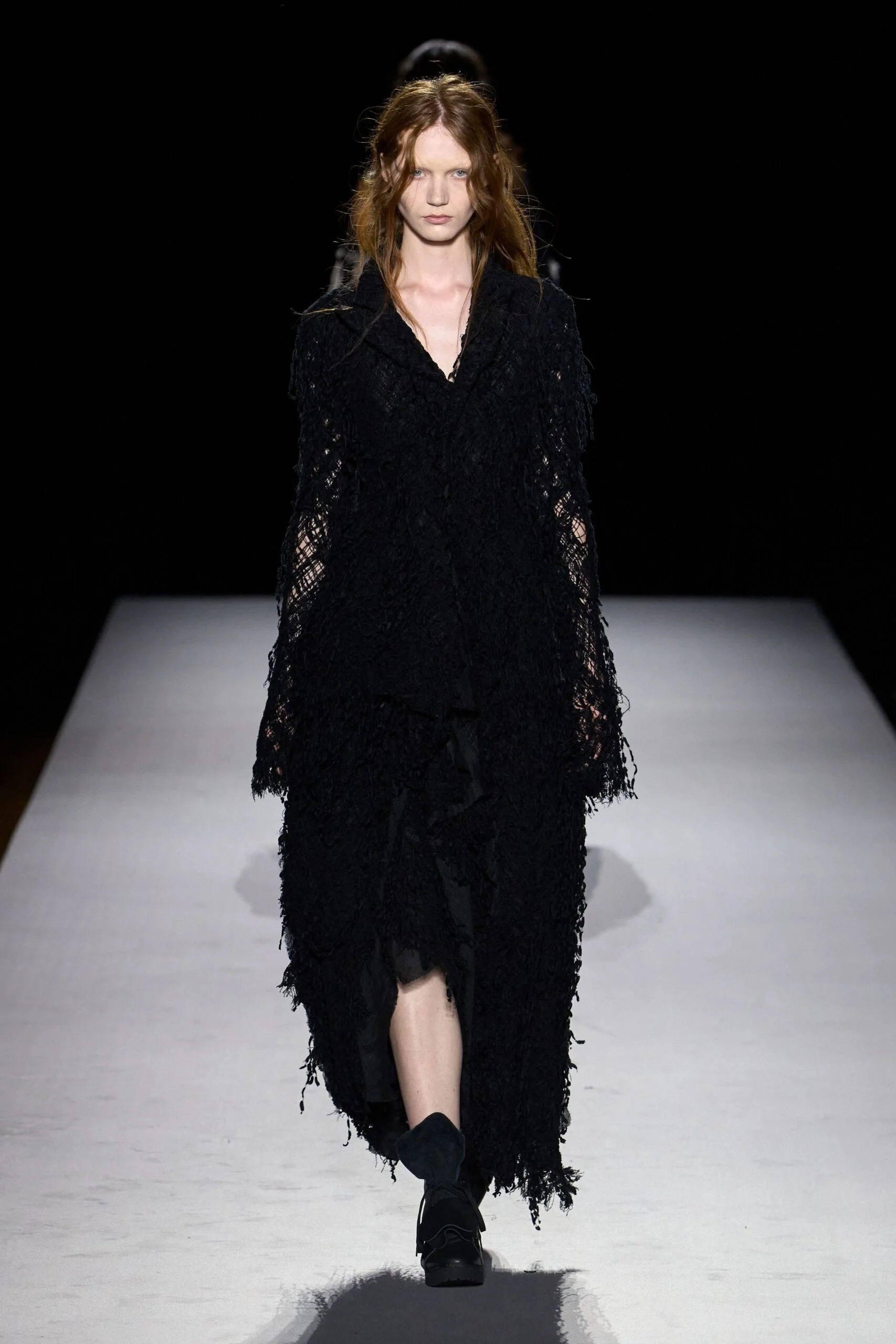 yohji-yamamoto-spring-2027-ready-to-wear-look-35-scaled.jpg