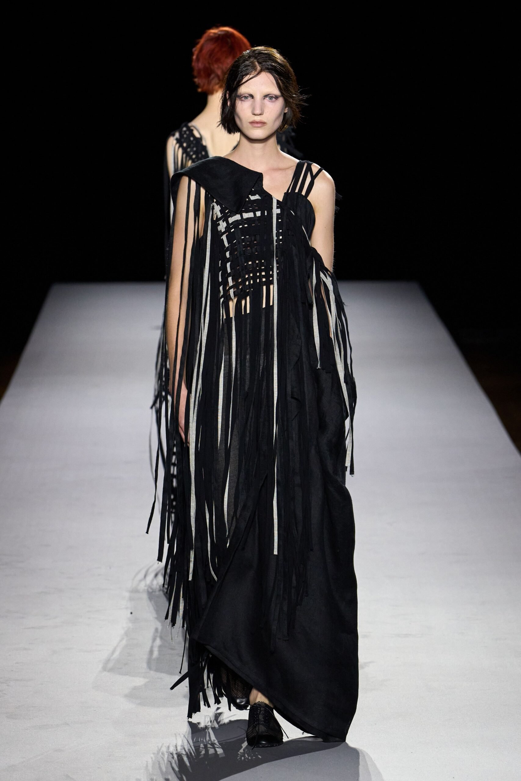 yohji-yamamoto-spring-2027-ready-to-wear-look-39-scaled.jpg