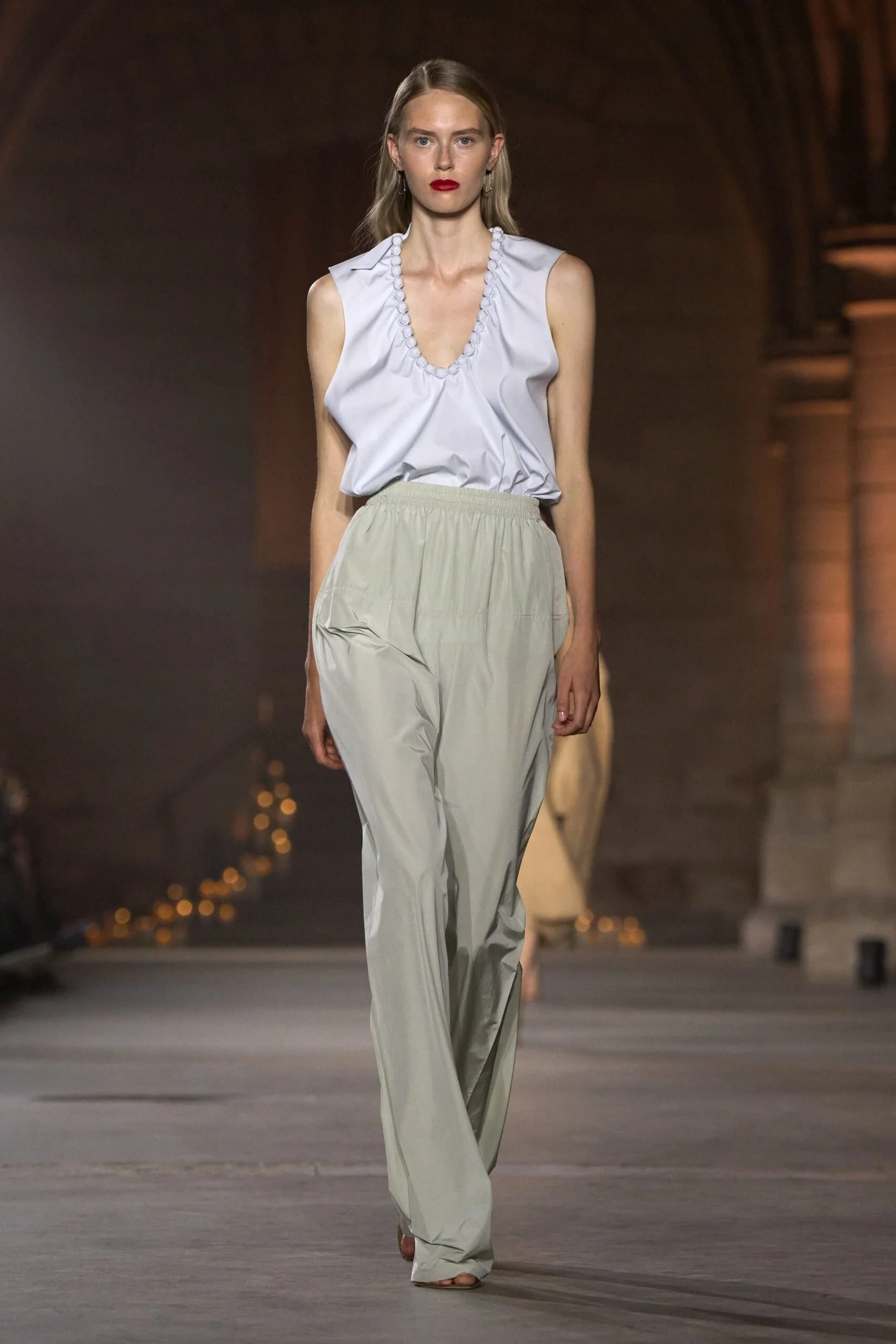 victoria-beckham-spring-2027-ready-to-wear-look-06-scaled.jpg