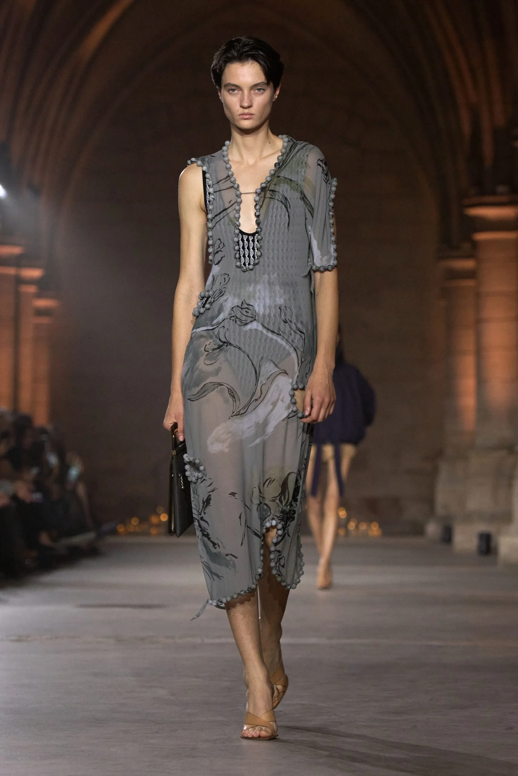 victoria-beckham-spring-2027-ready-to-wear-look-08-scaled.jpg
