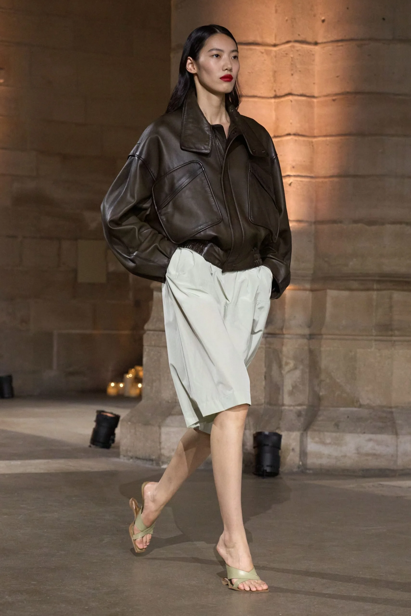 victoria-beckham-spring-2027-ready-to-wear-look-22-scaled.jpg