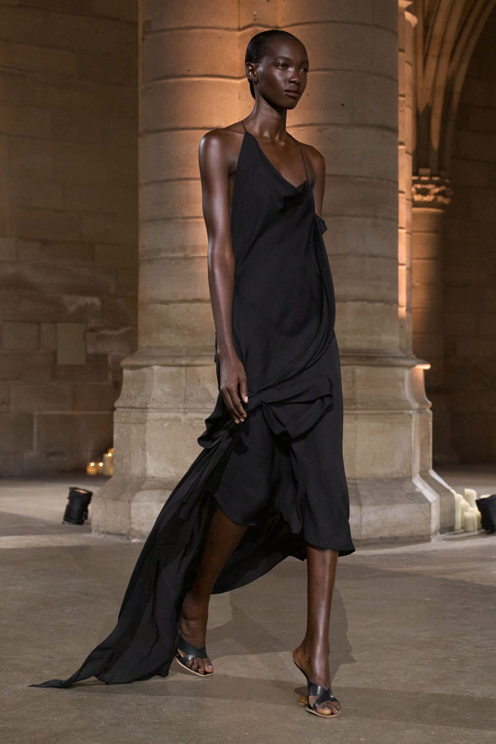 victoria-beckham-spring-2027-ready-to-wear-look-25-scaled.jpg