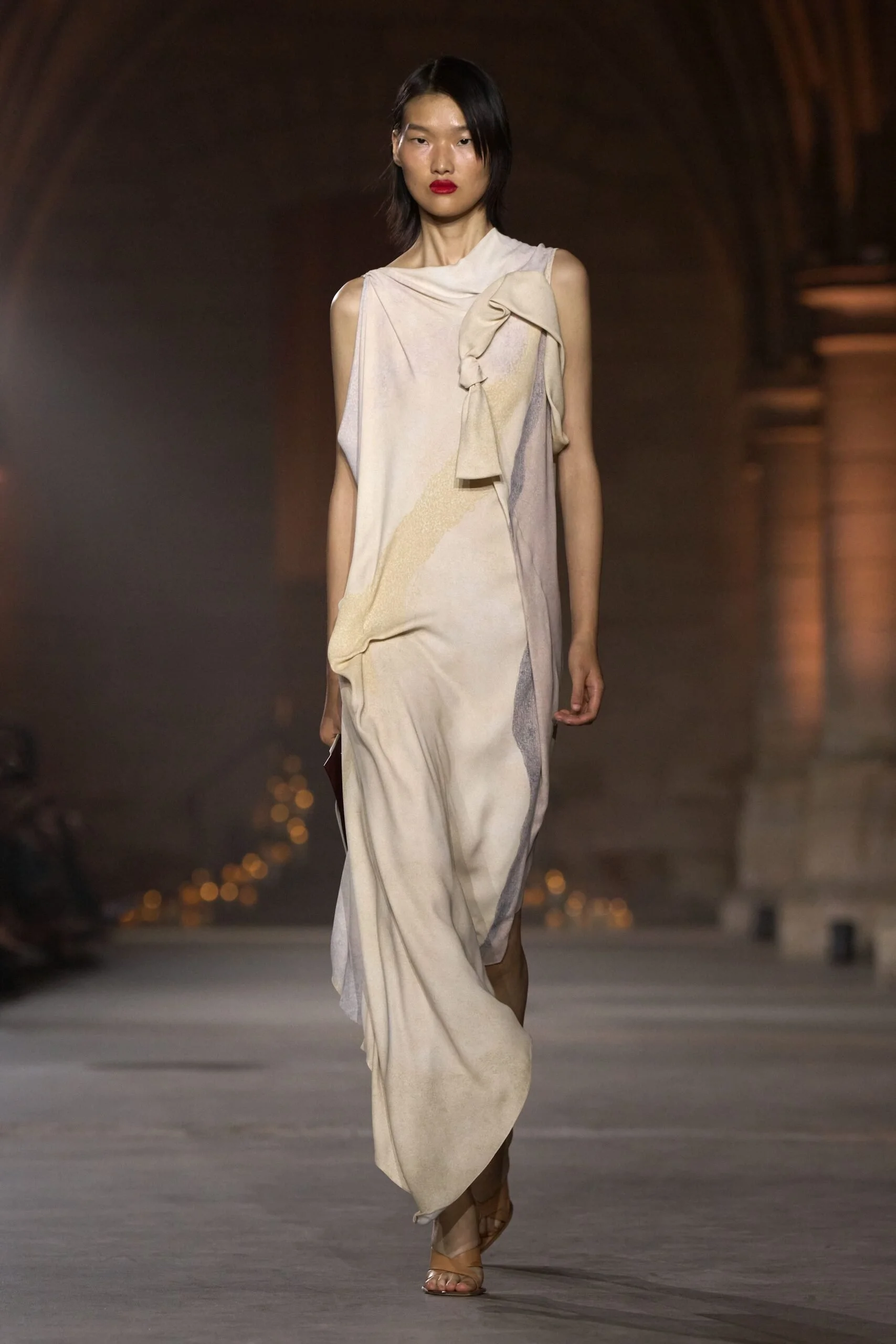 victoria-beckham-spring-2027-ready-to-wear-look-27-scaled.jpg
