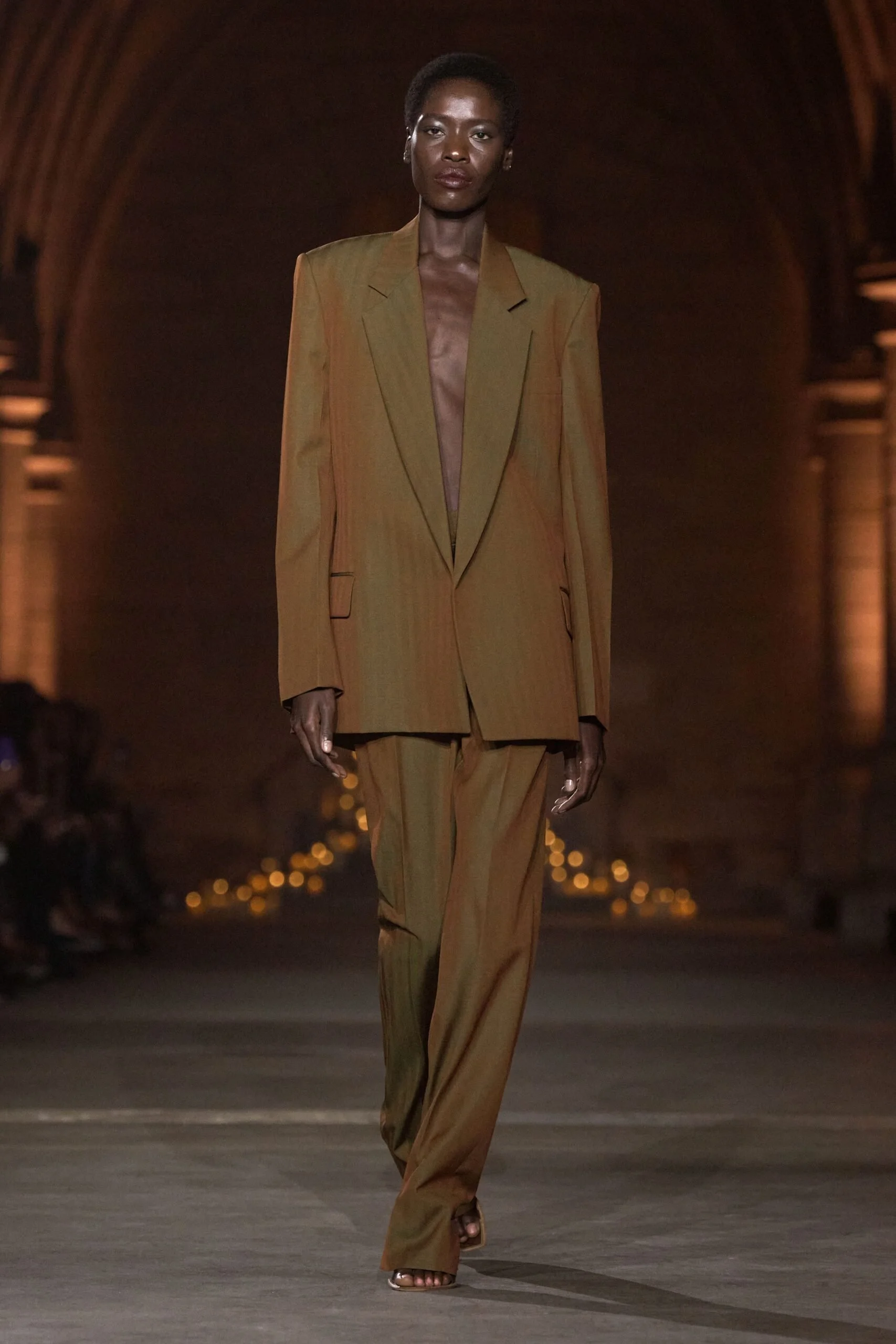 victoria-beckham-spring-2027-ready-to-wear-look-44-scaled.jpg