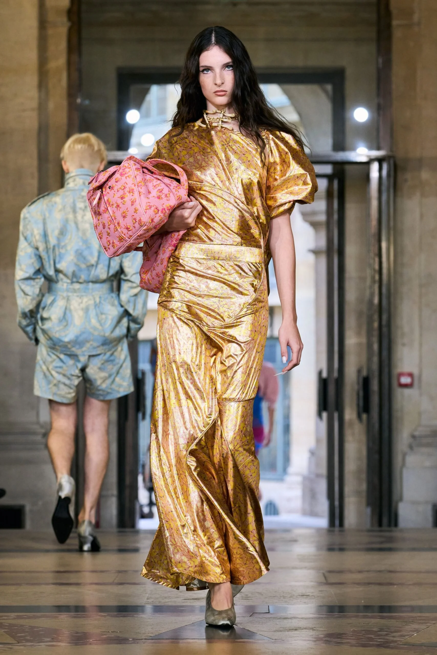 XHo3ZpB9-00021-andreas-kronthaler-for-vivienne-westwood-spring-2026-ready-to-wear-credit-gorunway-scaled.jpg