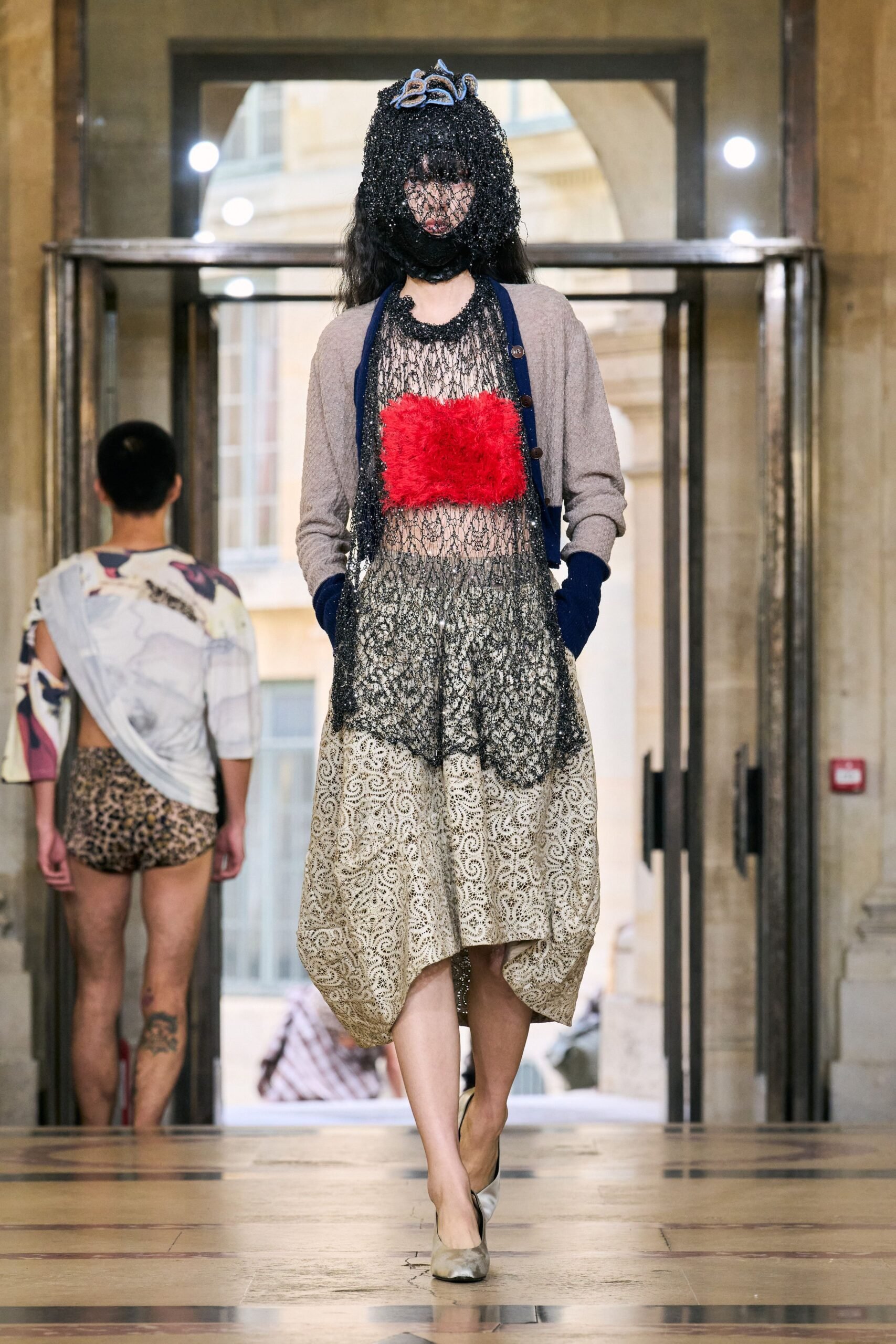 z9dvNqdk-00007-andreas-kronthaler-for-vivienne-westwood-spring-2026-ready-to-wear-credit-gorunway-scaled.jpg