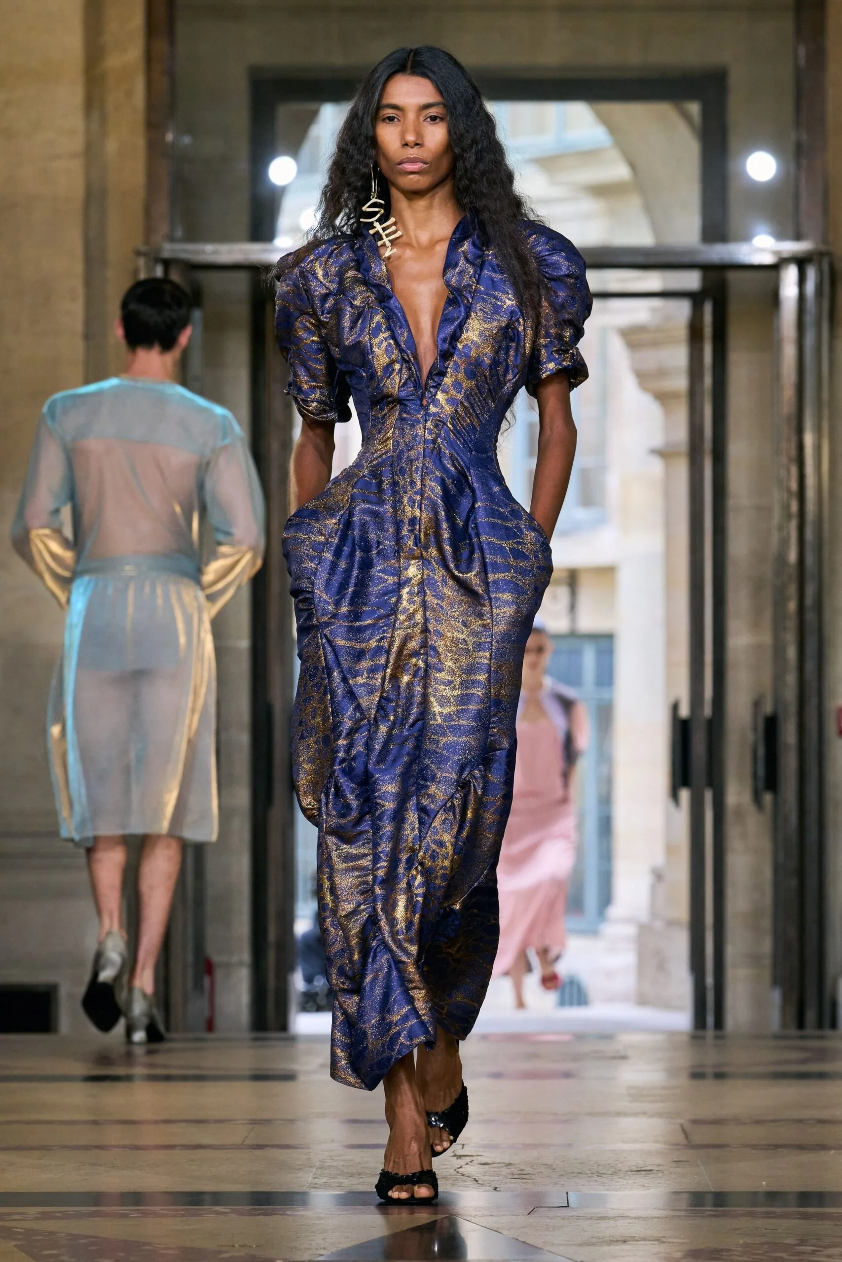 Zm0e5IDK-00030-andreas-kronthaler-for-vivienne-westwood-spring-2026-ready-to-wear-credit-gorunway-scaled.jpg