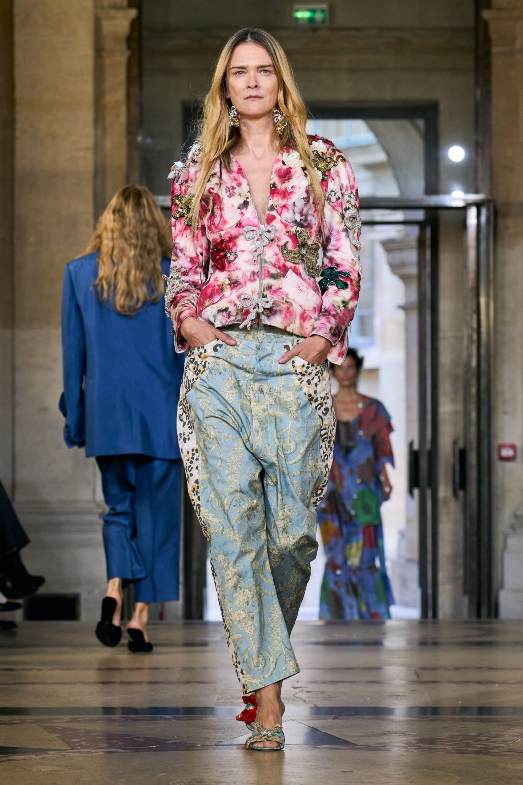 5GSoguj5-00017-andreas-kronthaler-for-vivienne-westwood-spring-2026-ready-to-wear-credit-gorunway-scaled.jpg