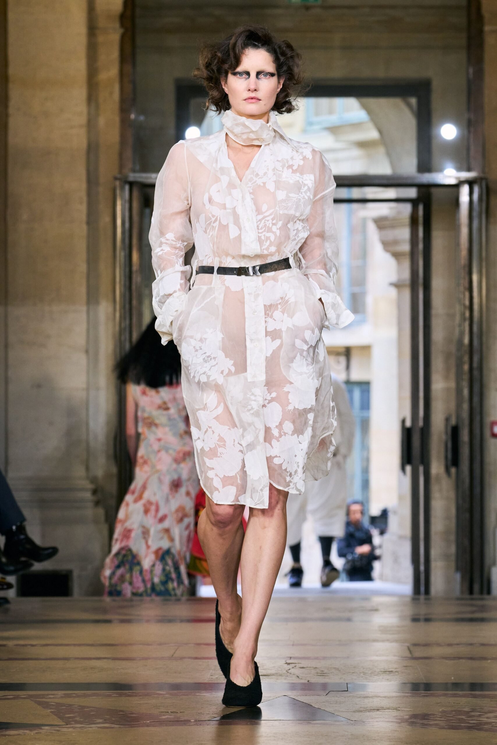94tGbrIN-00027-andreas-kronthaler-for-vivienne-westwood-spring-2026-ready-to-wear-credit-gorunway-scaled.jpg