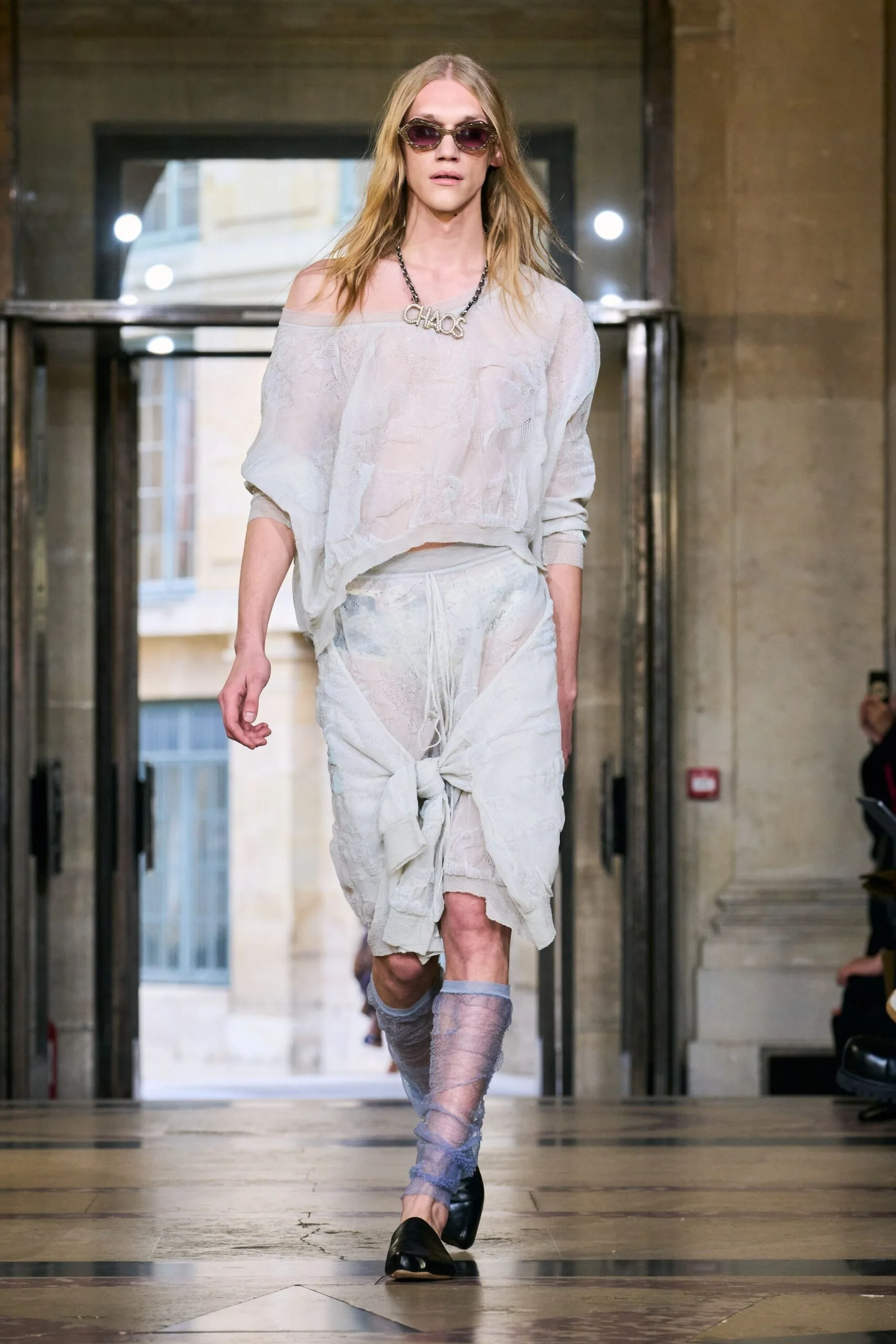 hUPhymNA-00029-andreas-kronthaler-for-vivienne-westwood-spring-2026-ready-to-wear-credit-gorunway-scaled.jpg