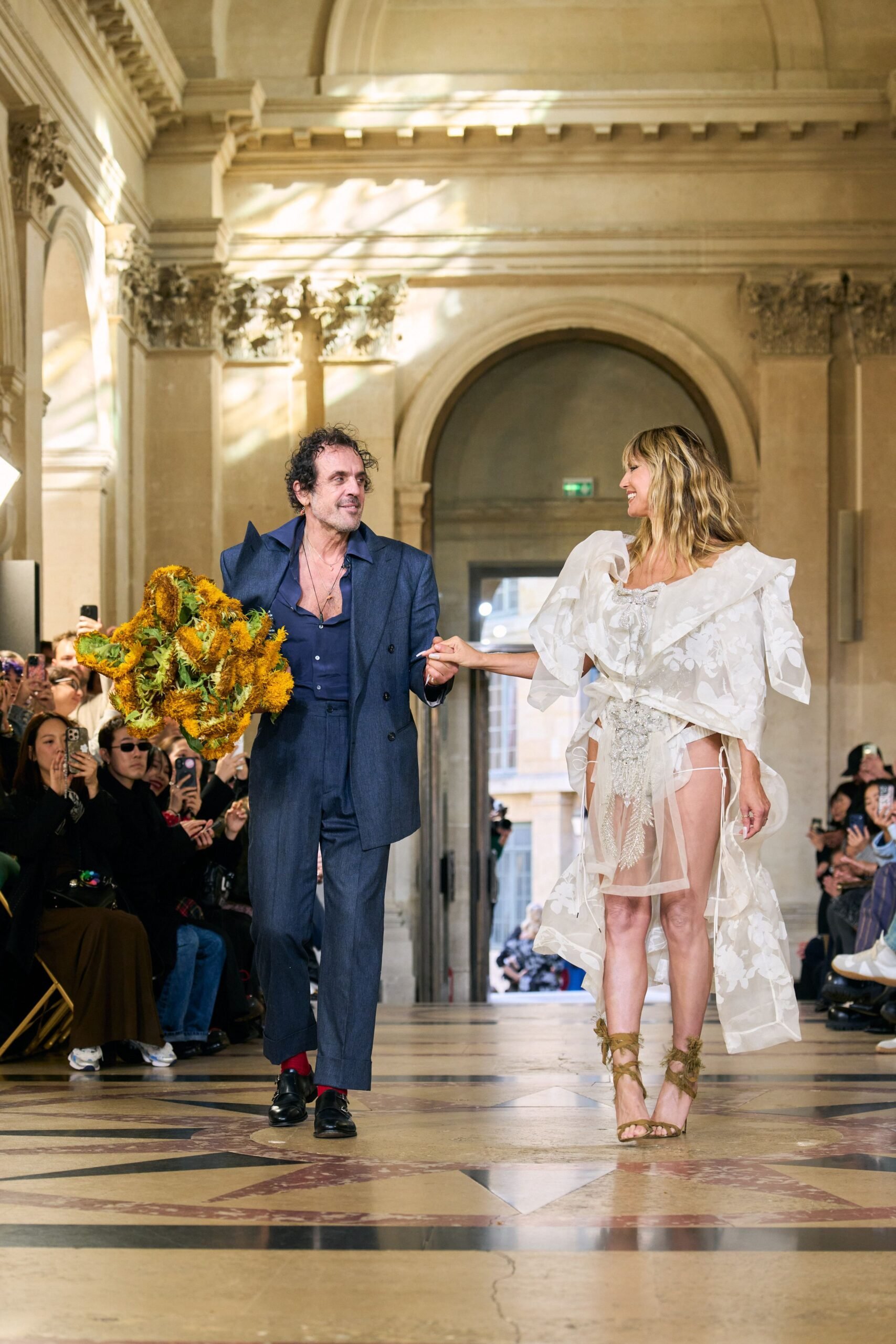 hXRtxP35-00042-andreas-kronthaler-for-vivienne-westwood-spring-2026-ready-to-wear-credit-gorunway-scaled.jpg