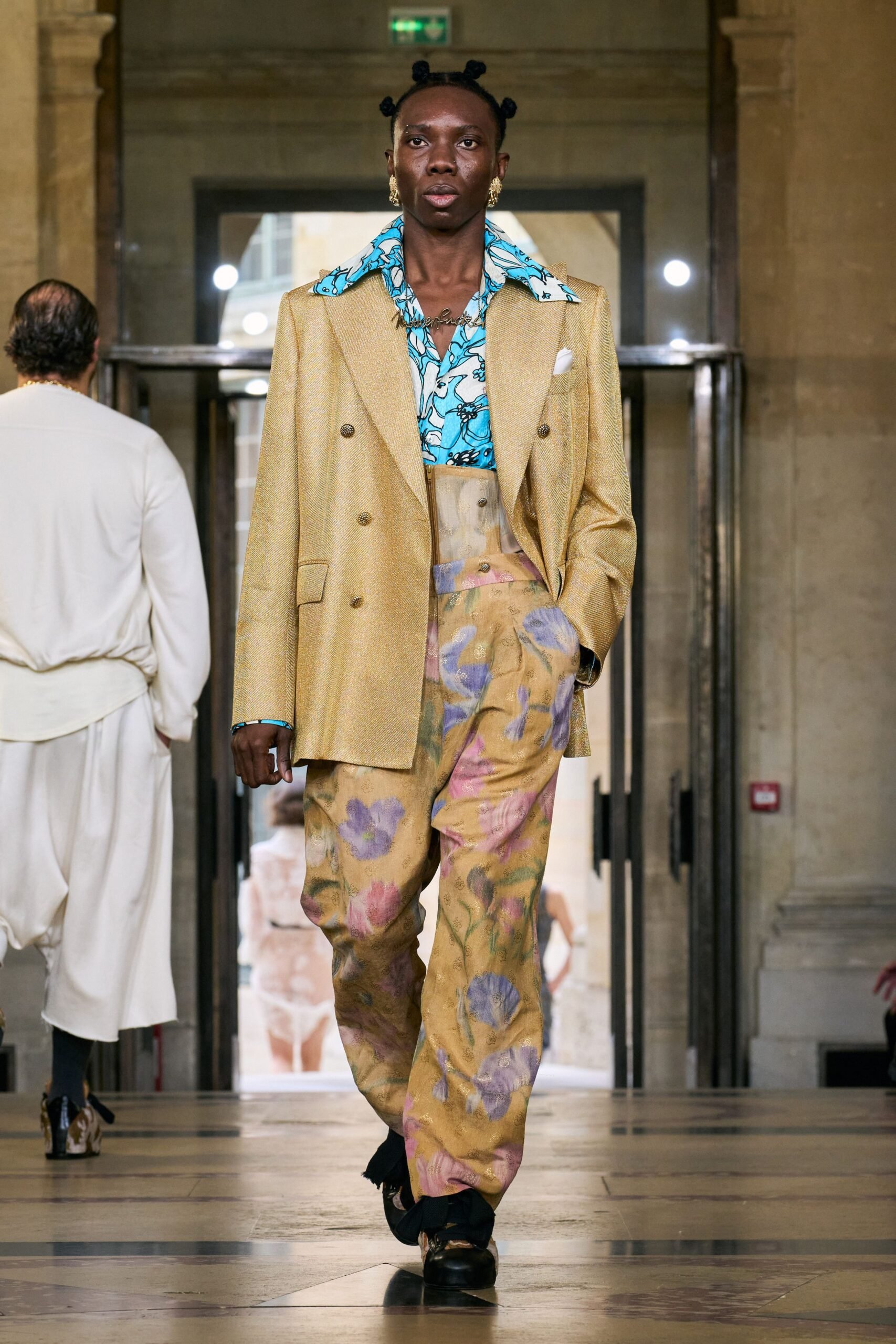 Io4jk58l-00032-andreas-kronthaler-for-vivienne-westwood-spring-2026-ready-to-wear-credit-gorunway-scaled.jpg