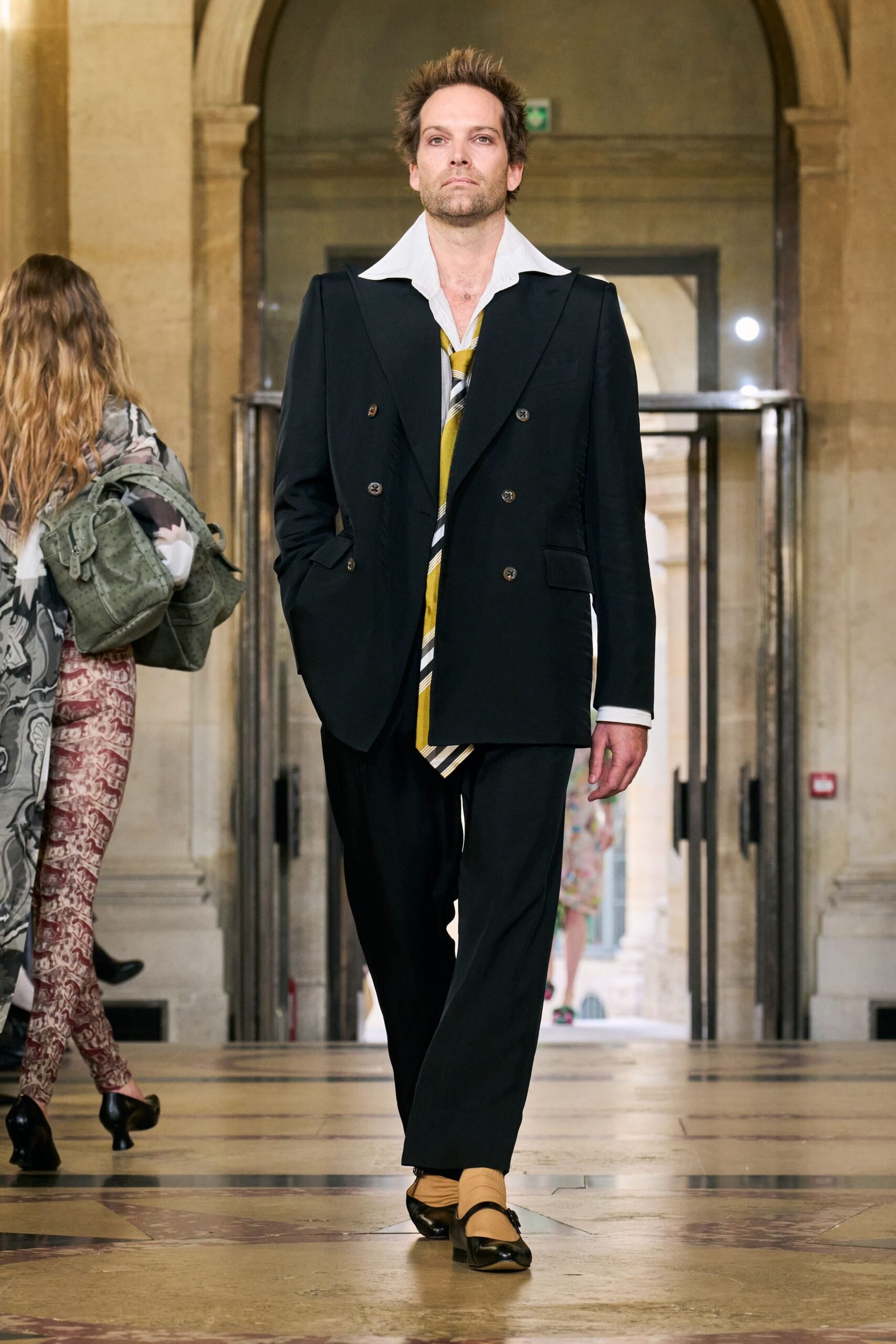 M3qVRF6d-00013-andreas-kronthaler-for-vivienne-westwood-spring-2026-ready-to-wear-credit-gorunway-scaled.jpg