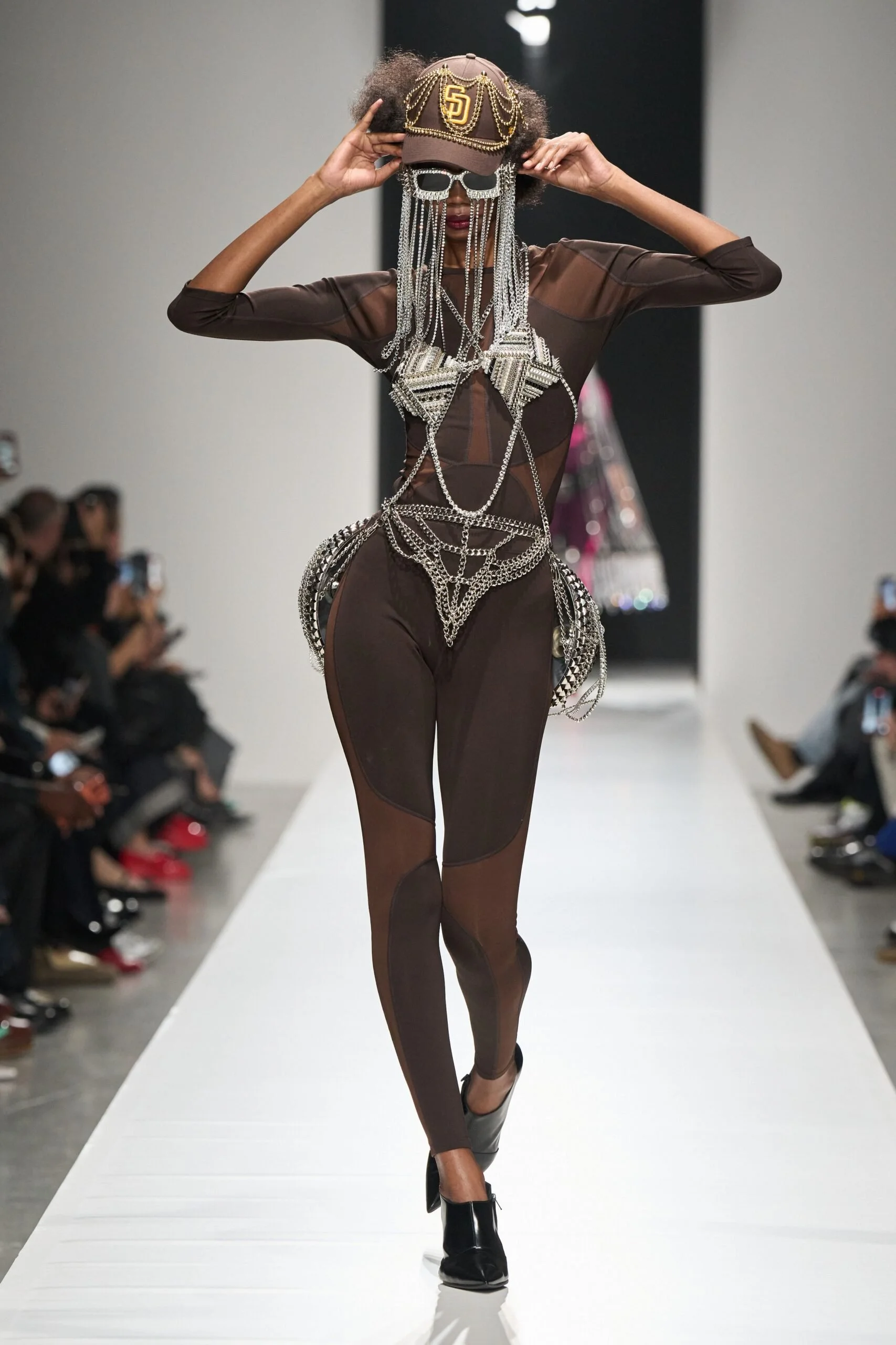 junya-watanabe-spring-2027-ready-to-wear-look-01-scaled.jpg