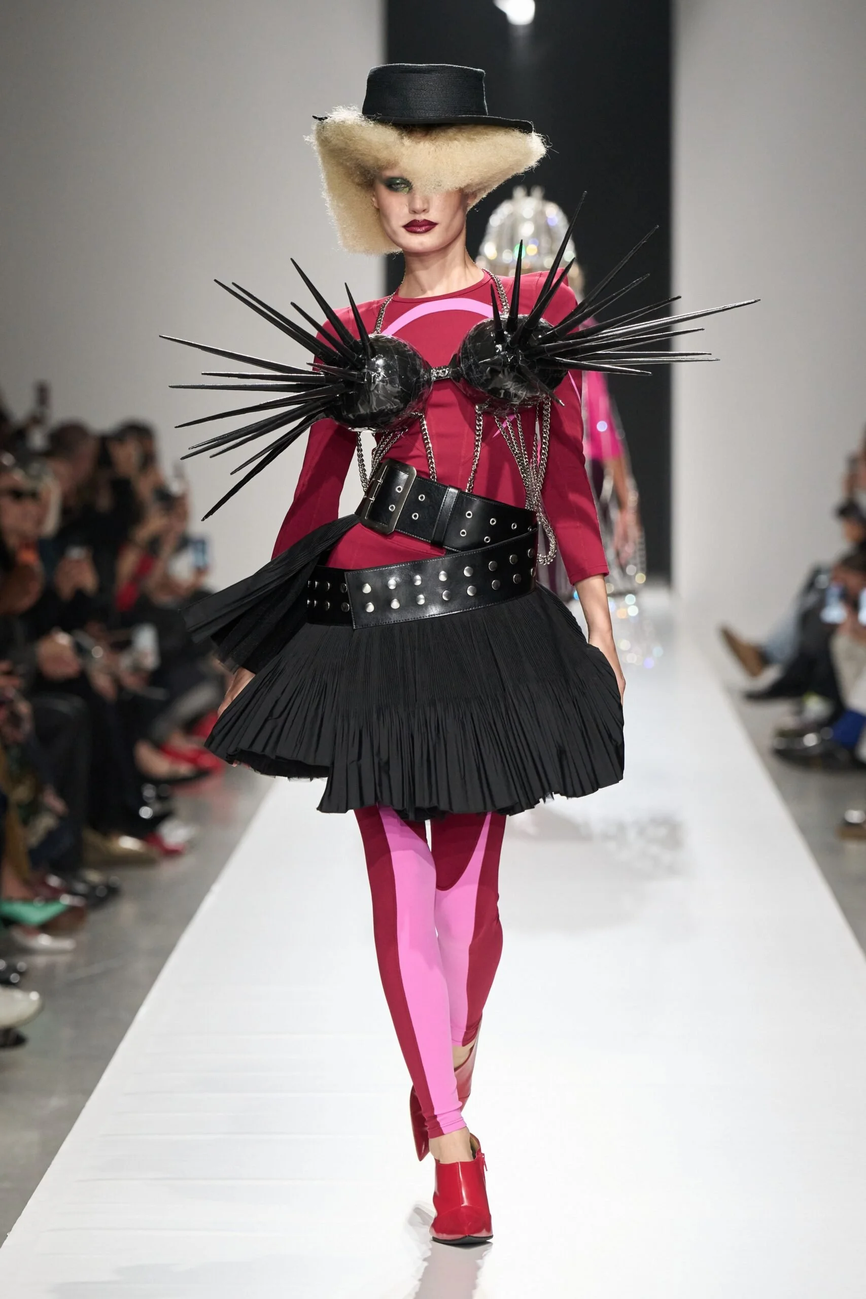 junya-watanabe-spring-2027-ready-to-wear-look-03-scaled.jpg