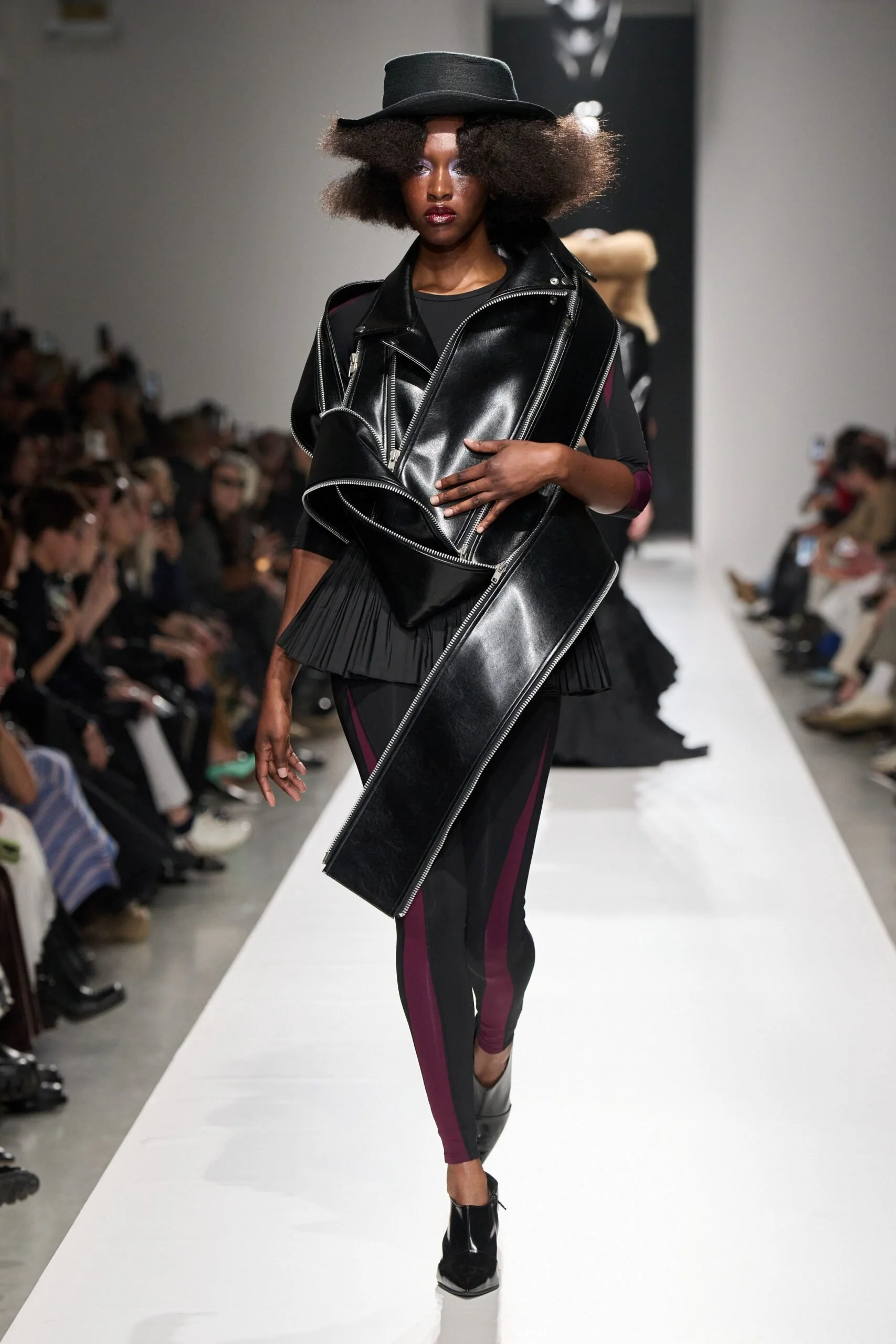 junya-watanabe-spring-2027-ready-to-wear-look-23-scaled.jpg